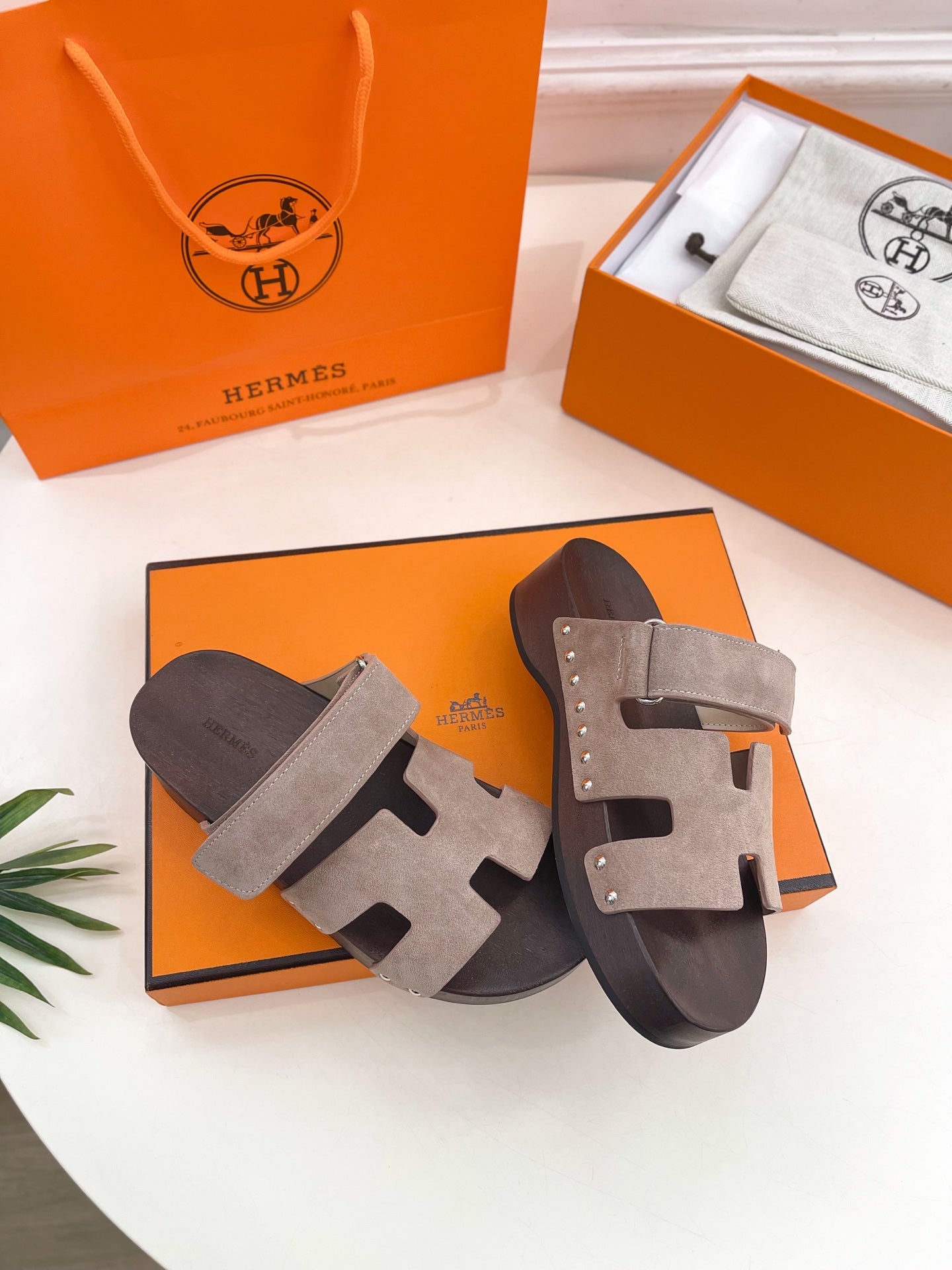 KOS CLOG IN KHAKI BROWN SUEDE - 35
