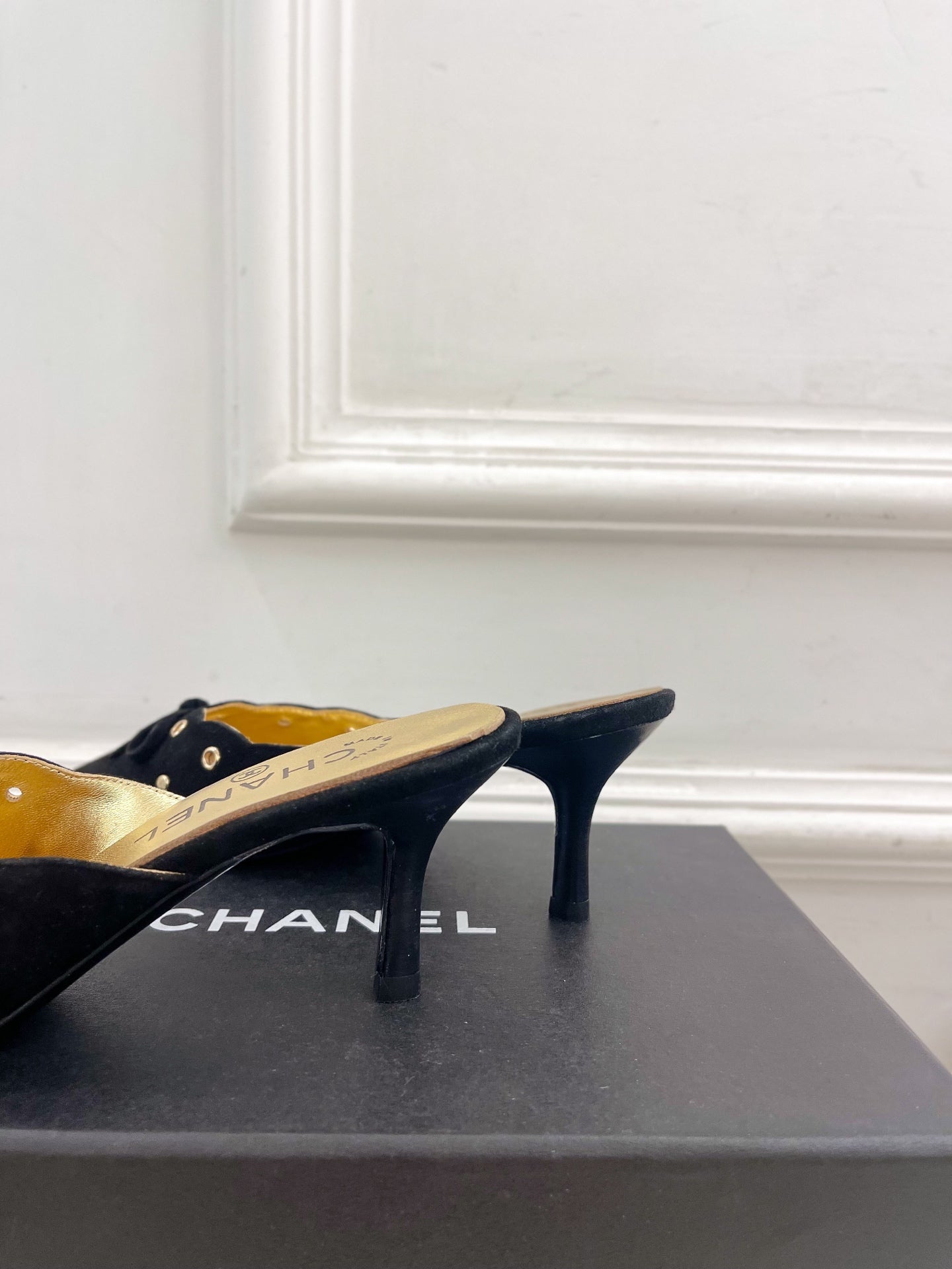 HIGH 65 MM MULE IN BLACK SUEDE - 35
