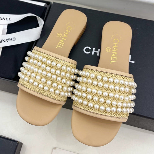 FLAT SLIDE IN FLAX YELLOW CALFSKIN WITH PEARLS - 35