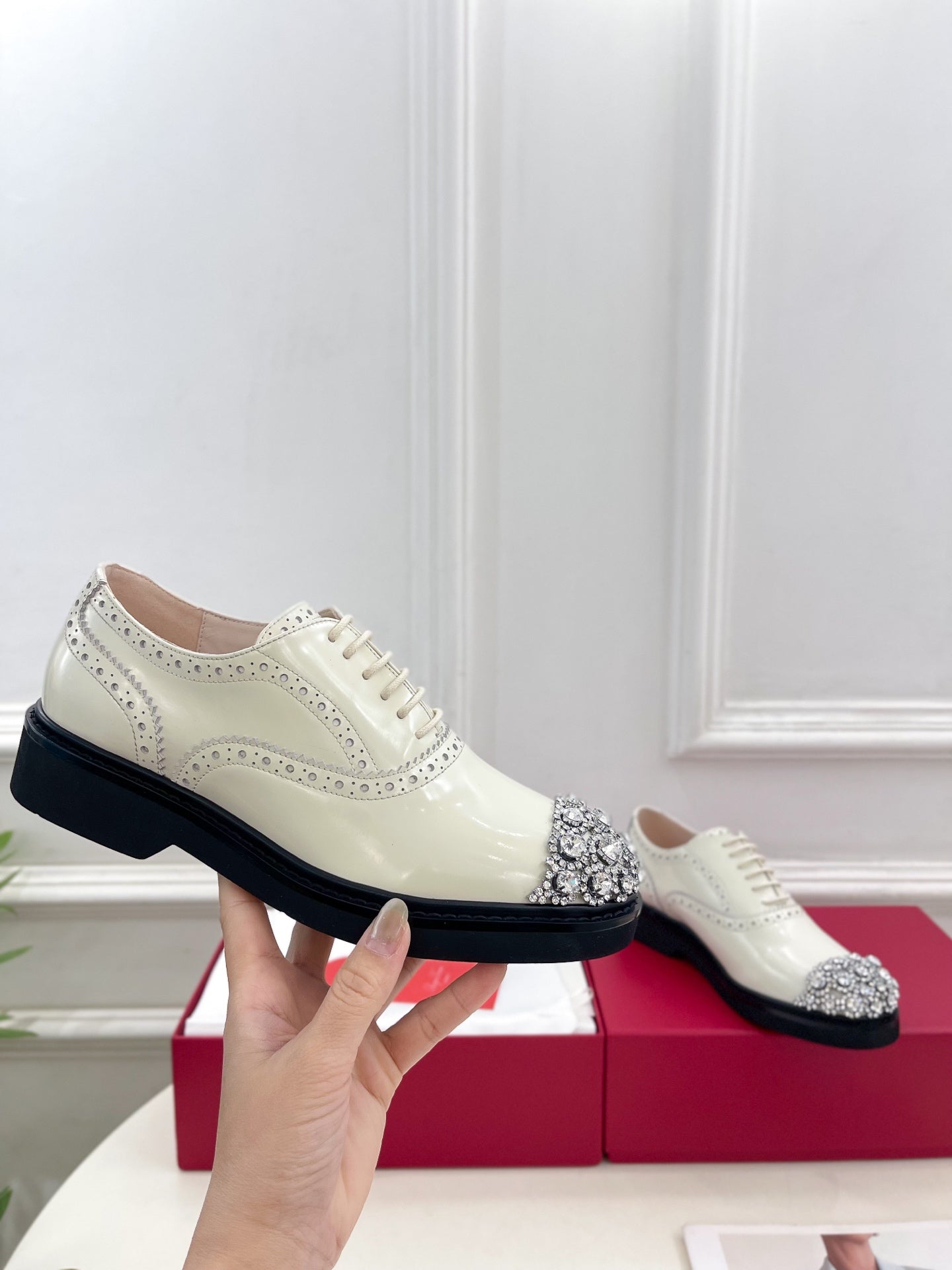VIV' RANGERS LACE-UPS IN WHITE CALFSKIN - 35