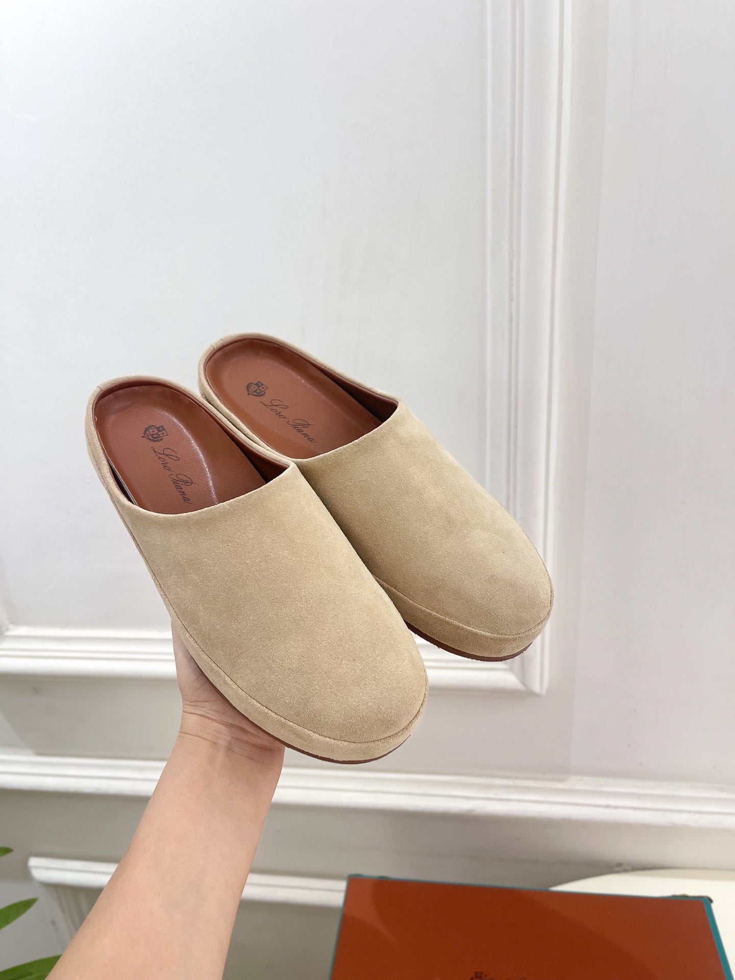 LP 25S MULES IN WARM BEIGE SUEDE - 35