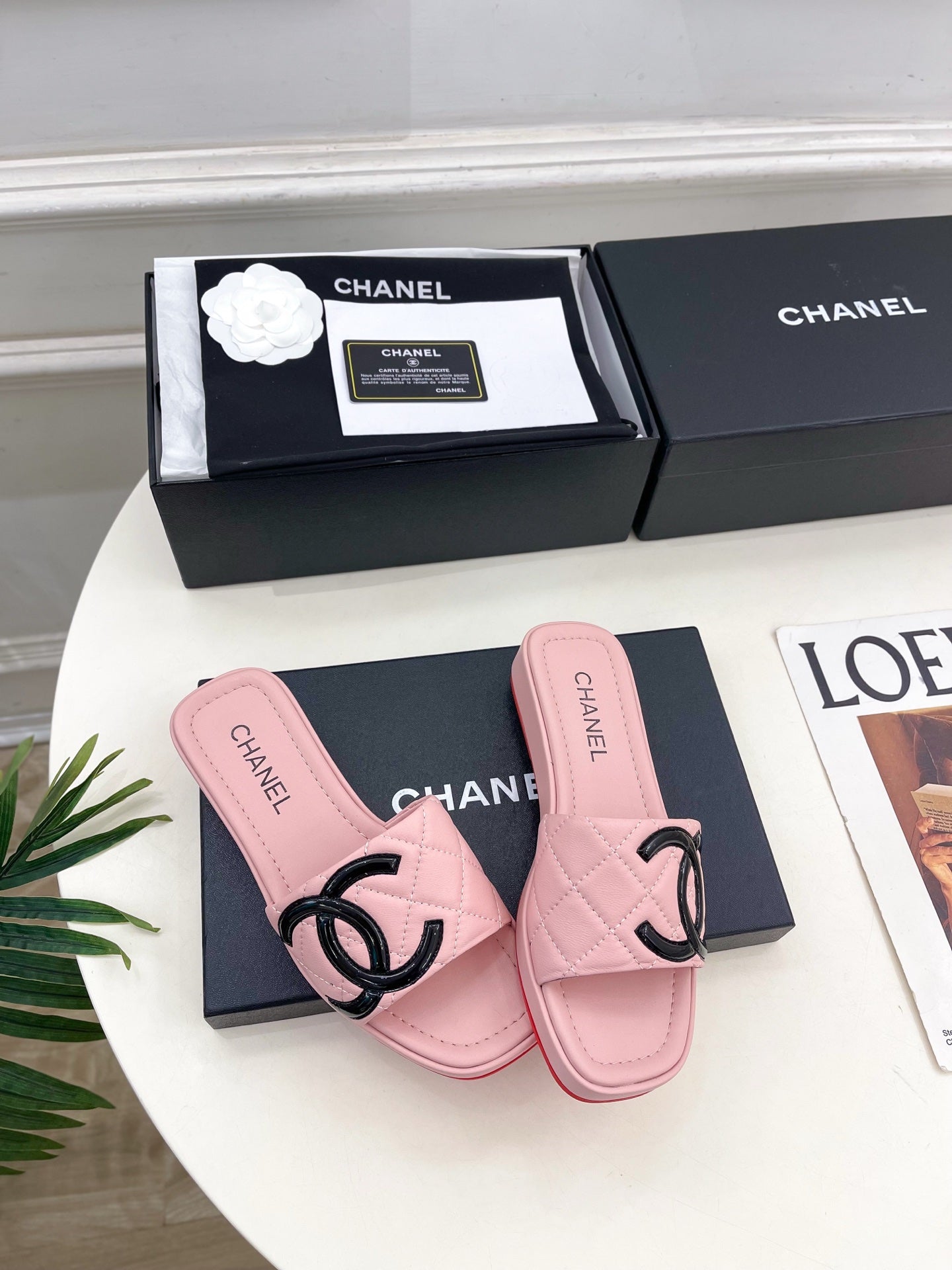CHANEL 26S FLAT SLIDES IN LIGHT PINK LAMBSKIN WITH BLACK CC LOGO