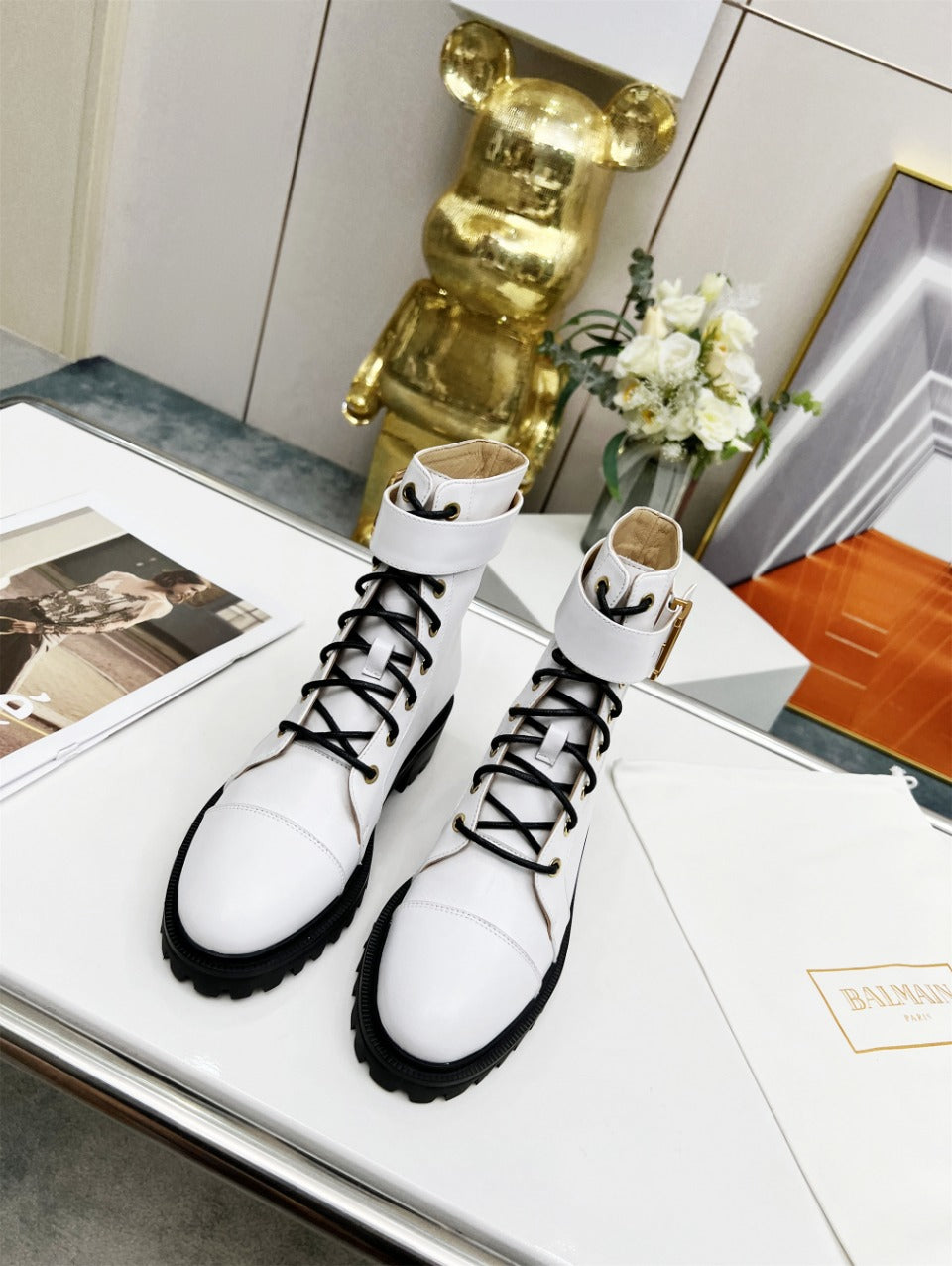 Черевики BALMAIN 26S З БІЛОЇ ТЕЛЯЧОЇ ШКІРИ
