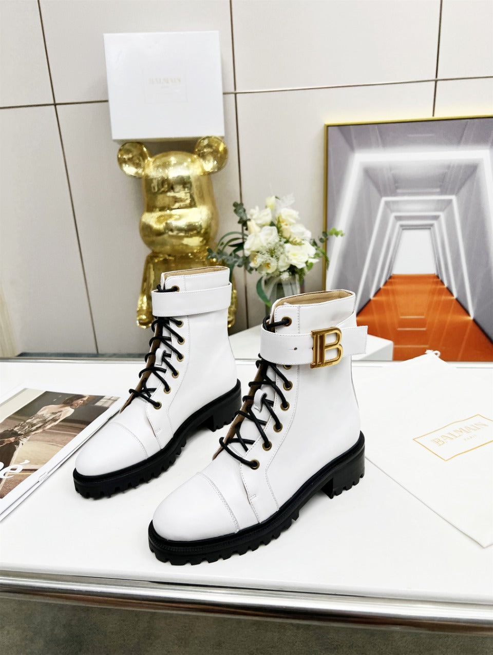 Черевики BALMAIN 26S З БІЛОЇ ТЕЛЯЧОЇ ШКІРИ