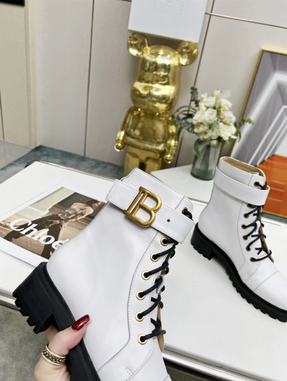 Черевики BALMAIN 26S З БІЛОЇ ТЕЛЯЧОЇ ШКІРИ