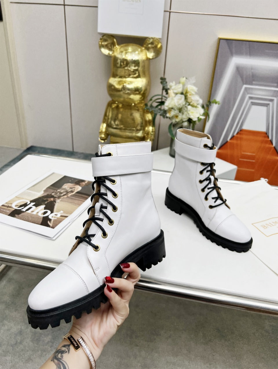 Черевики BALMAIN 26S З БІЛОЇ ТЕЛЯЧОЇ ШКІРИ