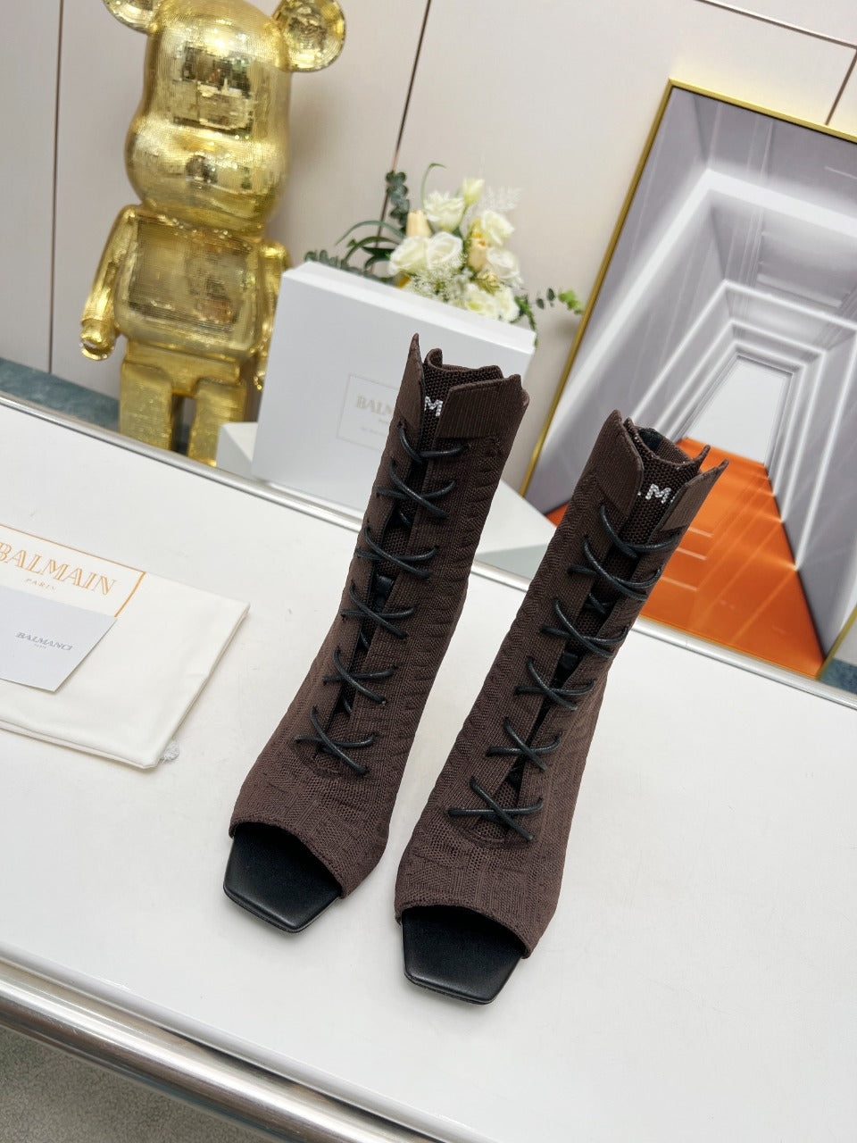 Черевики BALMAIN 26S на шнурівці з відкритим носком, 95 мм, темно-коричневі, з матеріалу Flyknit