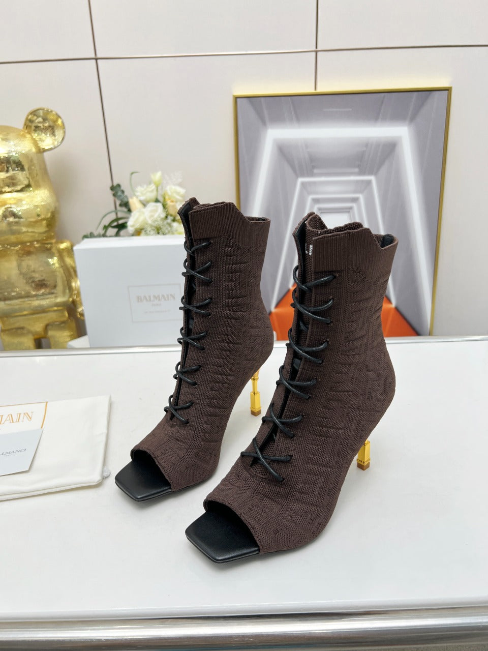 Черевики BALMAIN 26S на шнурівці з відкритим носком, 95 мм, темно-коричневі, з матеріалу Flyknit