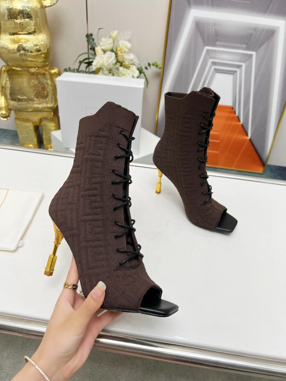 Черевики BALMAIN 26S на шнурівці з відкритим носком, 95 мм, темно-коричневі, з матеріалу Flyknit