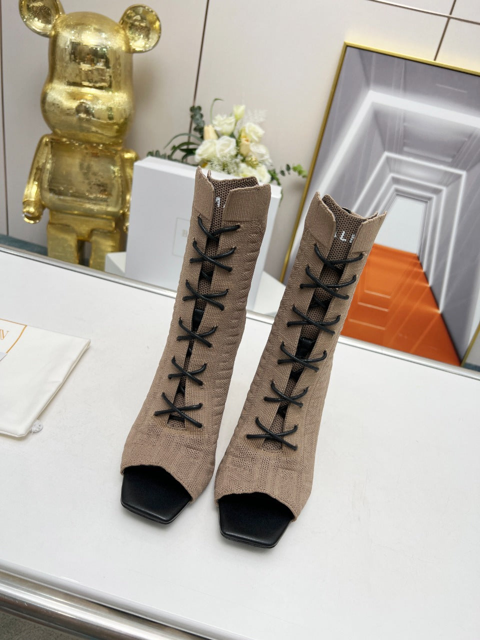 BALMAIN 26S ЧЕРЕВИКИ НА ШНУРІВЦІ З ВІДКРИТИМ НОСКОМ 95 ММ З СІРУВАТО-КОРИЧНЕВОГО ТРИКОТАЖУ FLYKNIT