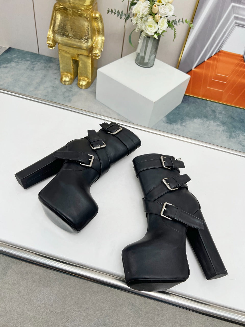 SL ANKLE BUCKLE BOOT PLATFORM BLACK SMOOTH CALFSKIN - 35