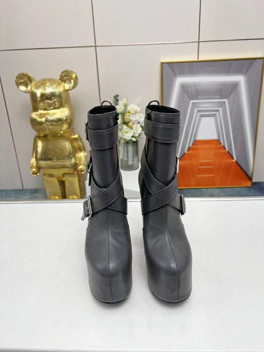 SL ANKLE BUCKLE BOOT PLATFORM BLACK CALFSKIN - 35