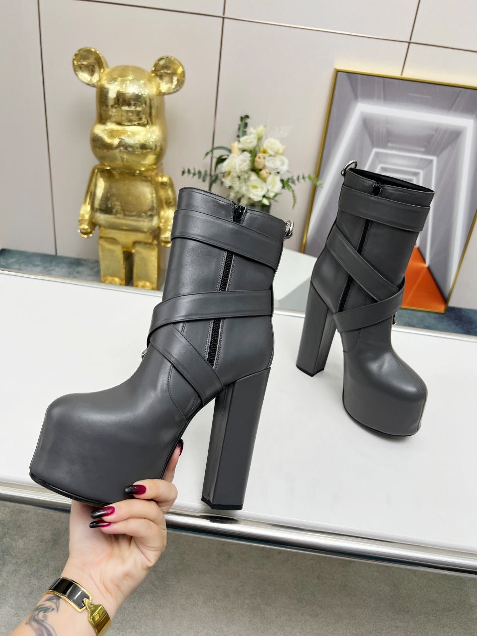 SL ANKLE BUCKLE BOOT PLATFORM BLACK CALFSKIN - 35