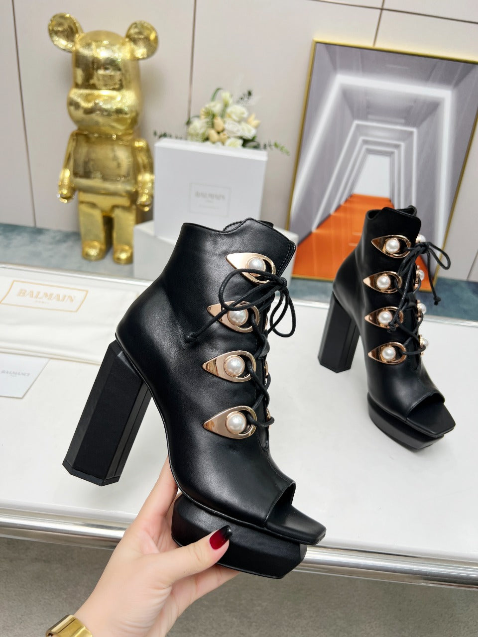 BALMAIN 26S ВІДКРИТІ ЧЕРЕВИКИ 115 ММ З ЧОРНОЇ ТЕЛЯЧОЇ ШКІРИ, ПРИКРАШЕНІ ПЕРЛАМИ