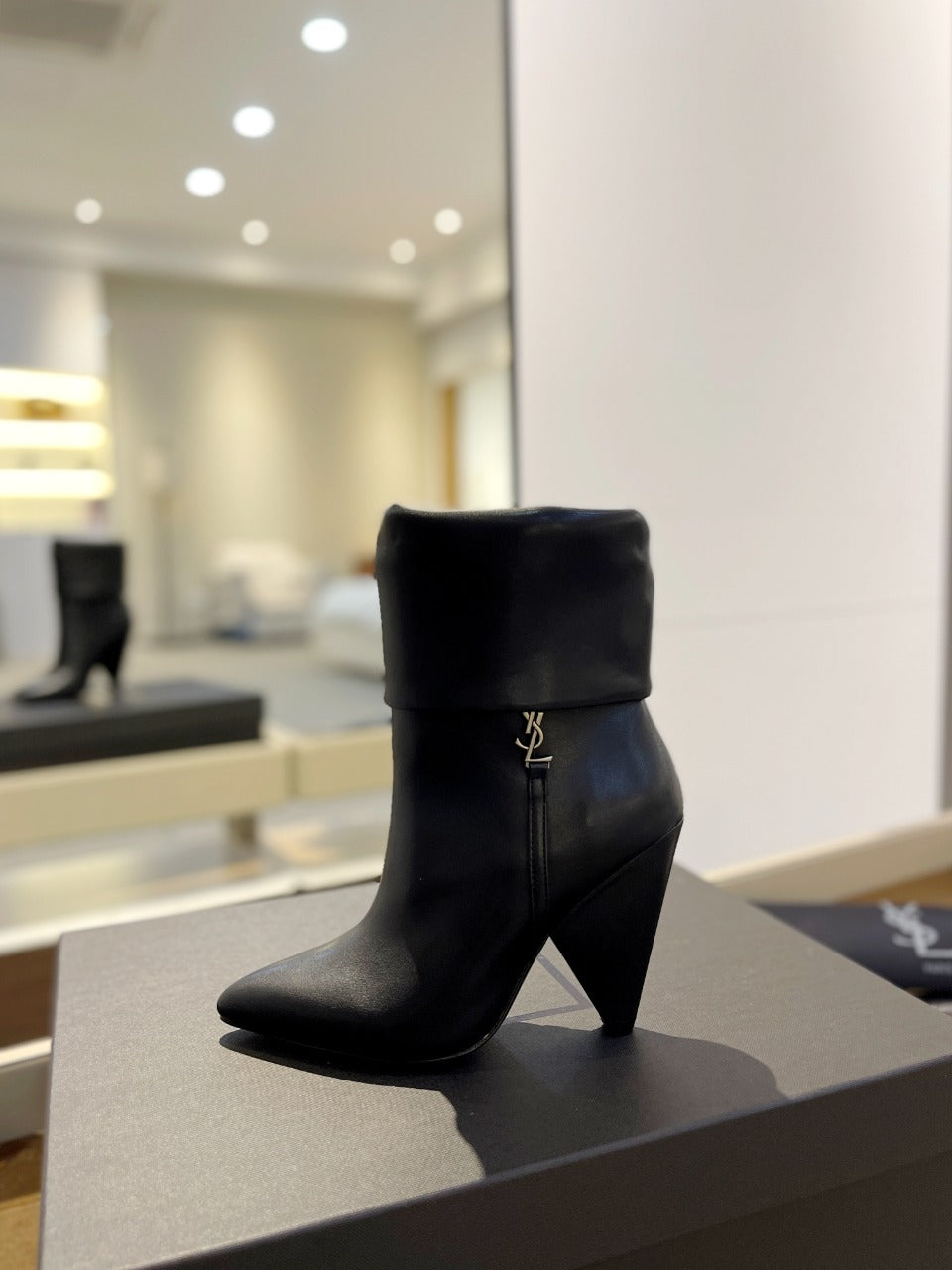SL NIKI BOOTIES BLACK CALFSKIN - 34