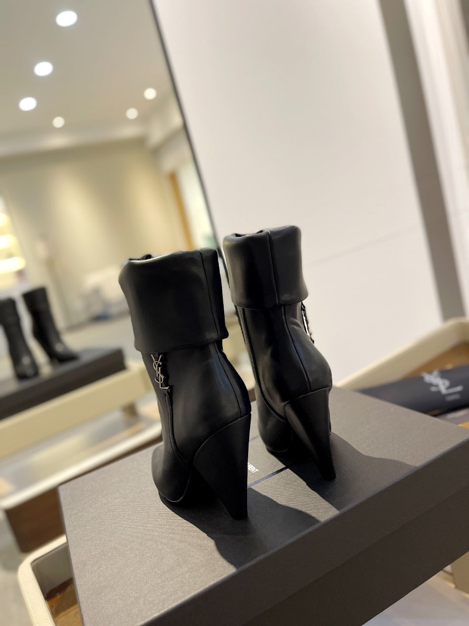 SL NIKI BOOTIES BLACK CALFSKIN - 34