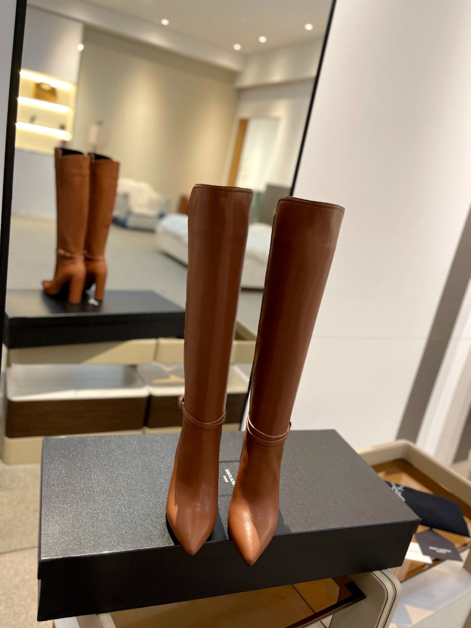YSL 25S HIGH-HEEL KNEE-HIGH BOOTS 95 MM IN RUST BROWN LAMBSKIN - 35