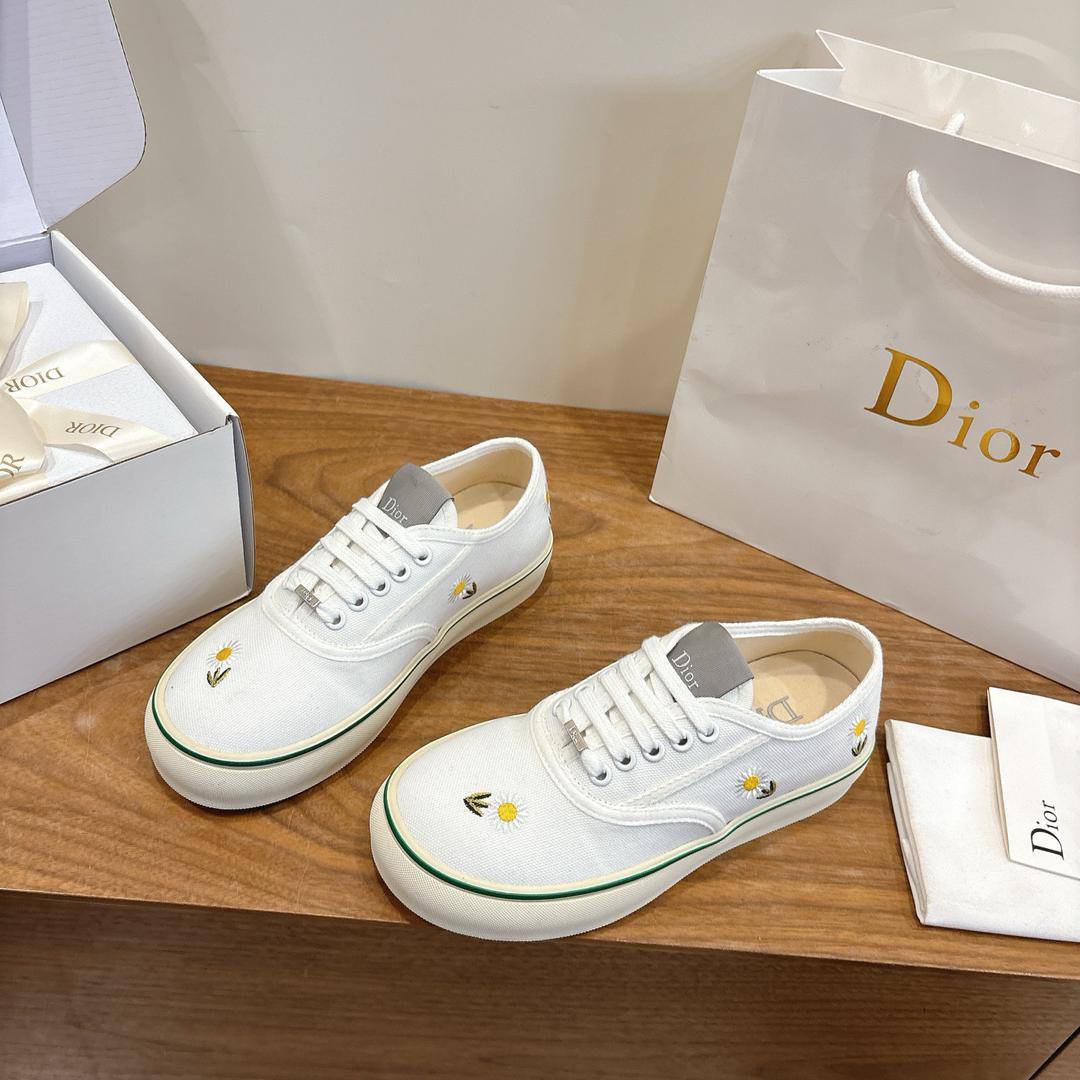 DIOR DAISY EMBROIDERED SNEAKERS