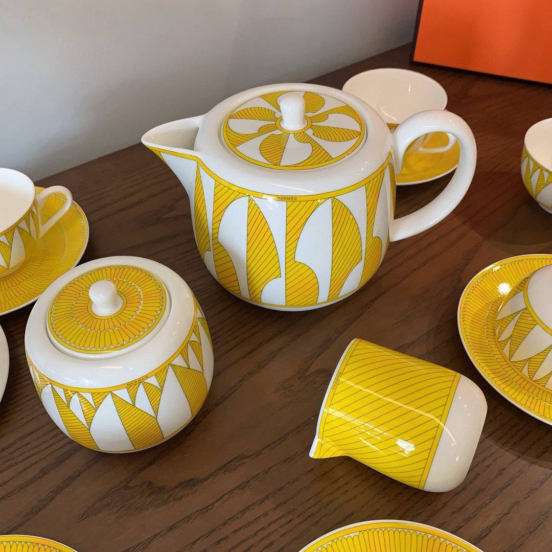 HERMÈS Tea Set – Yellow & White