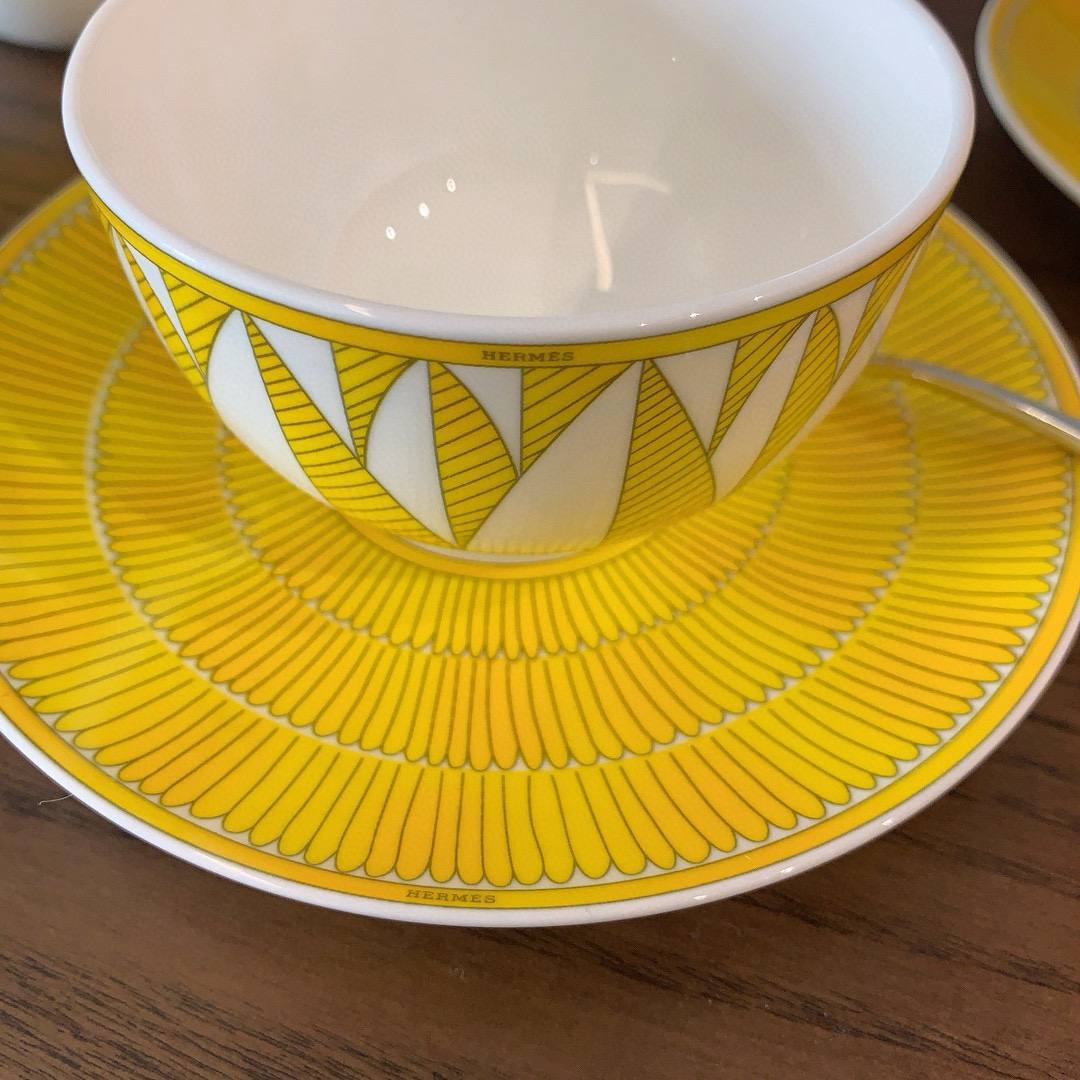 HERMÈS Tea Set – Yellow & White