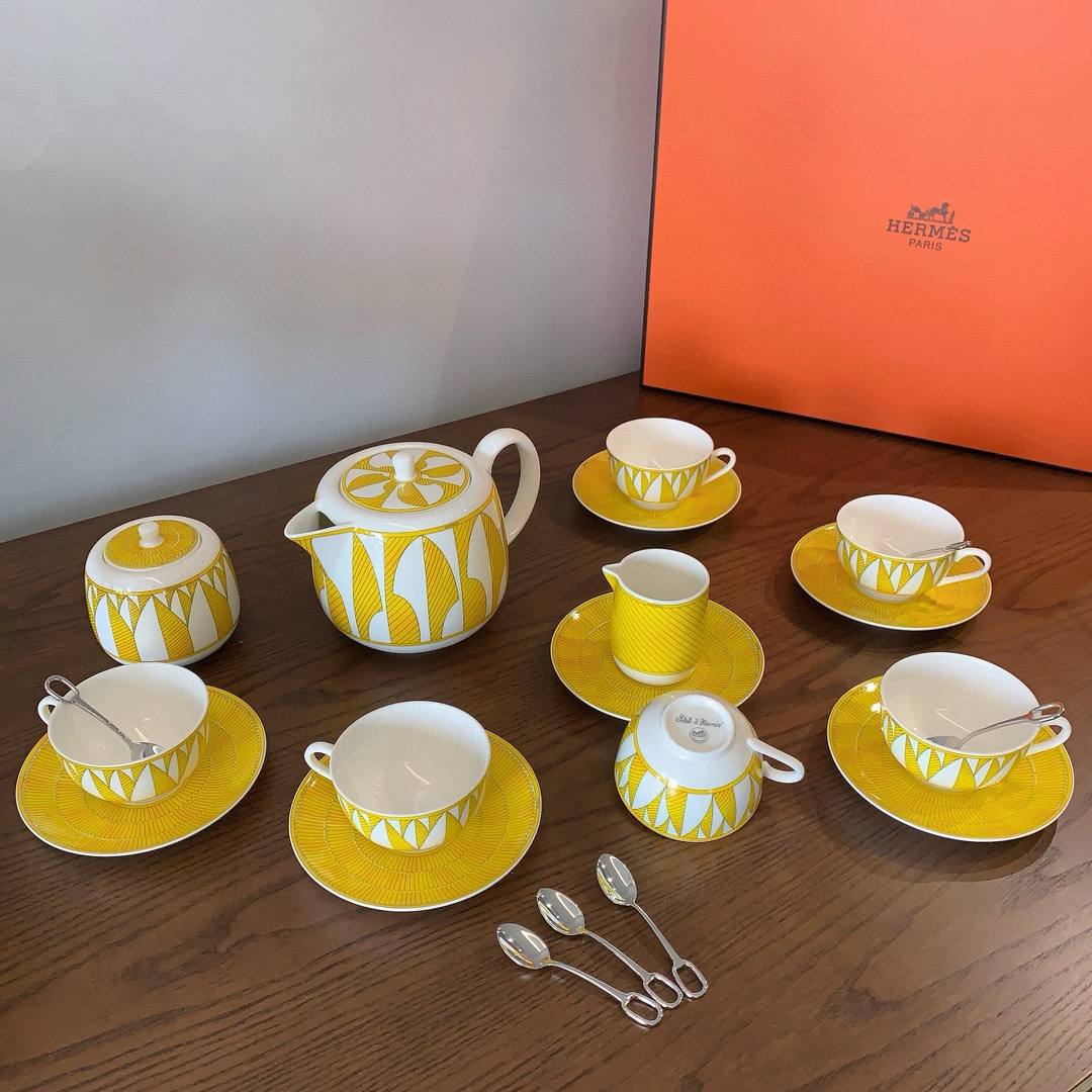 HERMÈS Tea Set – Yellow & White
