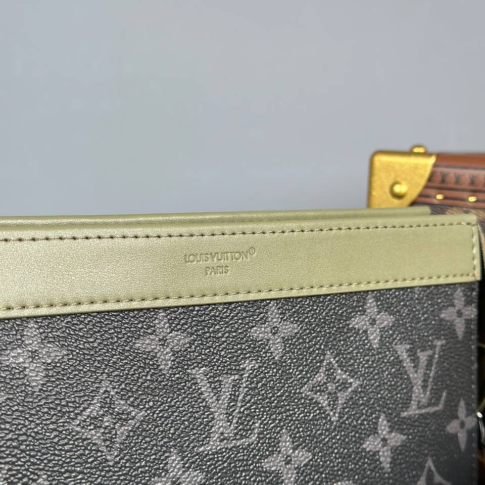 Louis Vuitton Gaston Wearable Wallet – Grey & Khaki