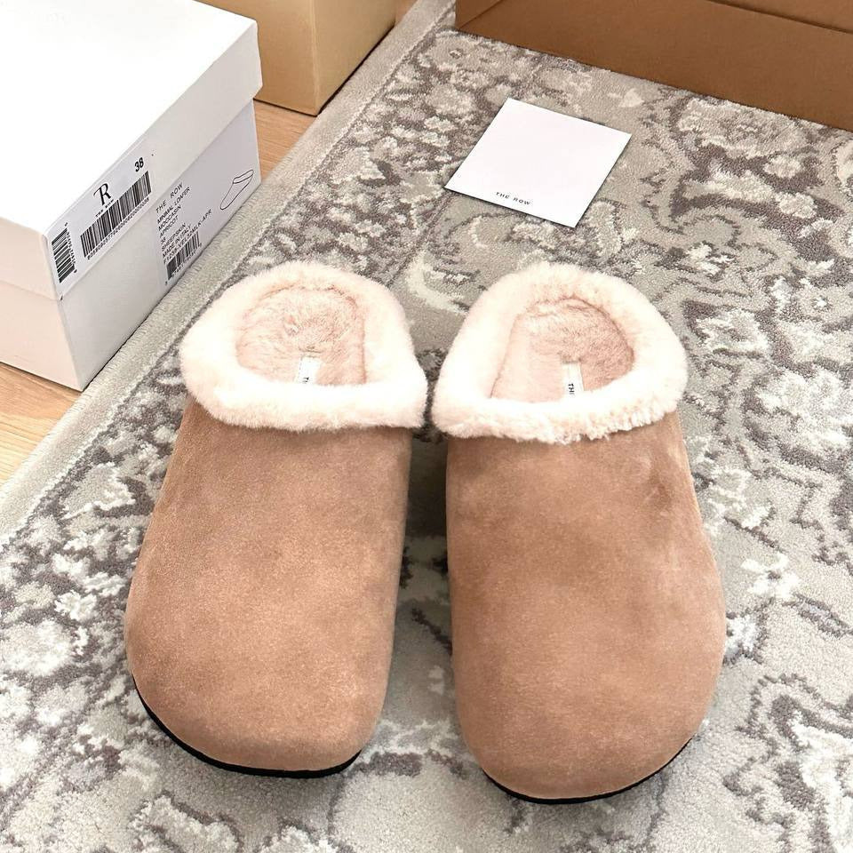 The Row Shearling Slippers – Beige
