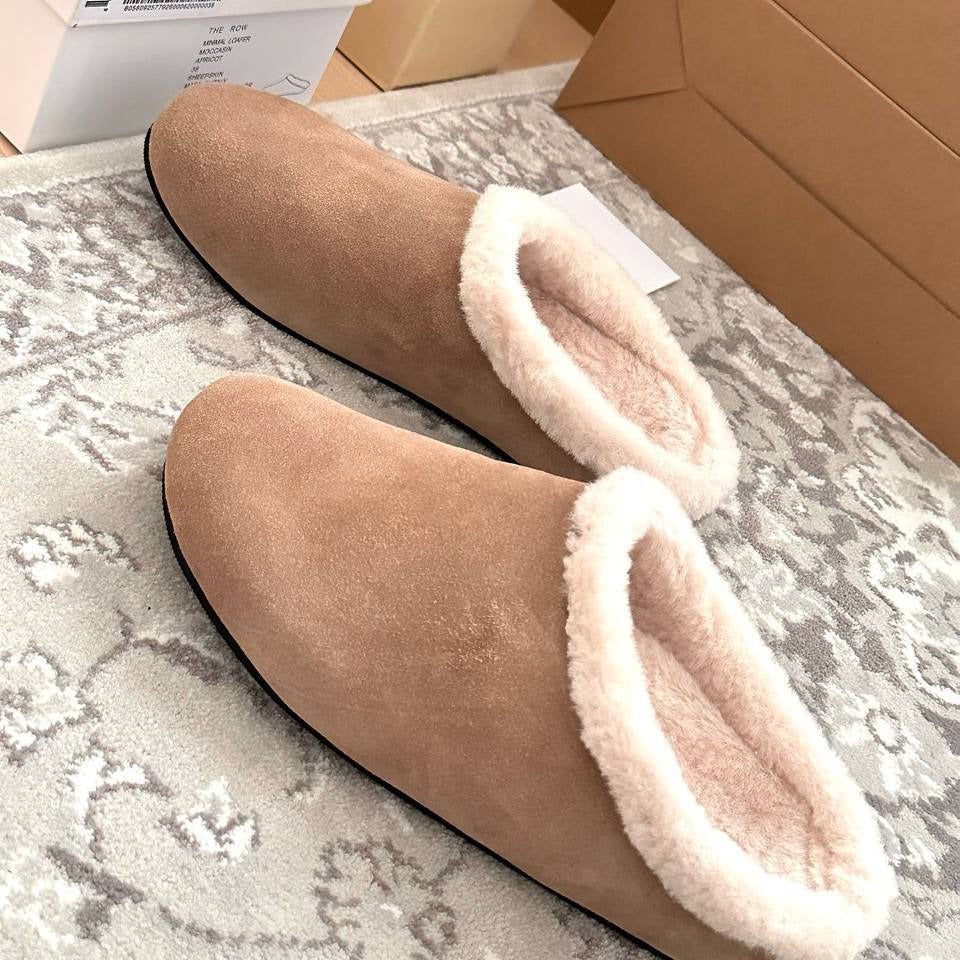 The Row Shearling Slippers – Beige