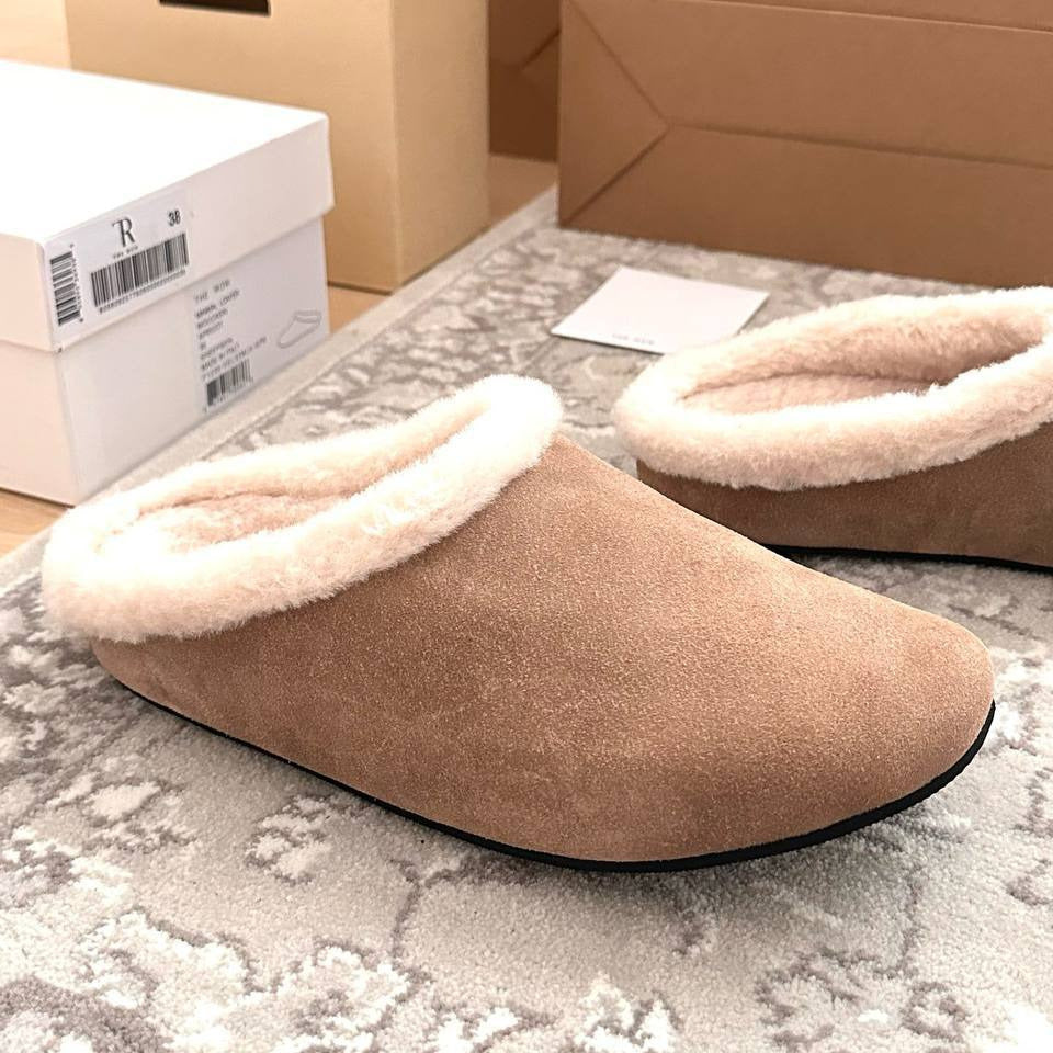 The Row Shearling Slippers – Beige