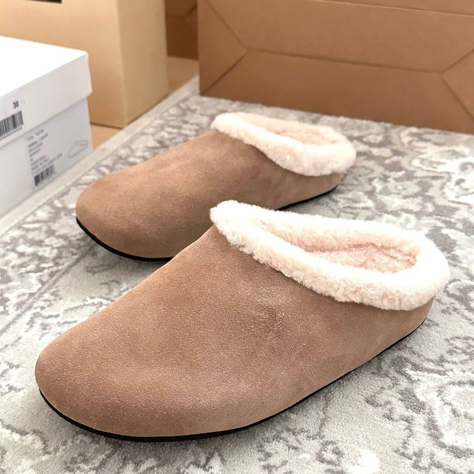 The Row Shearling Slippers – Beige