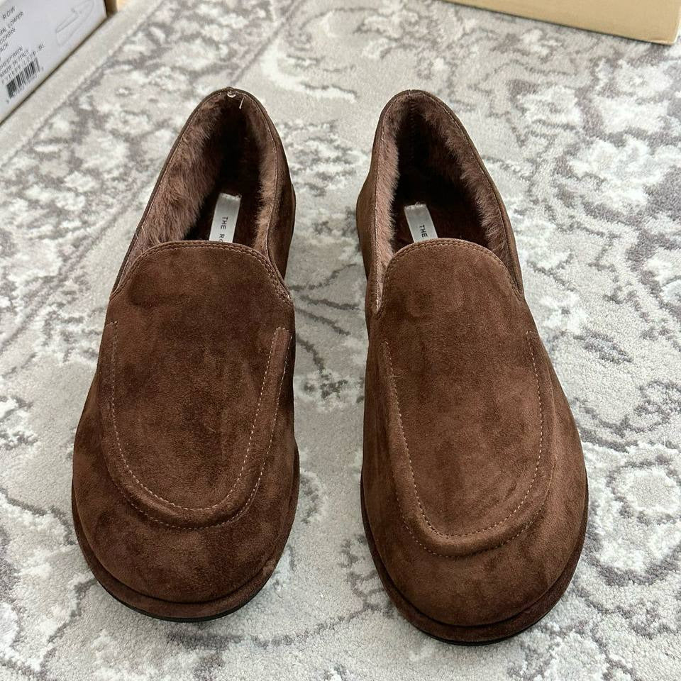 The Row Leo Shearling-Lined Suede Loafers – Lacquer Brown