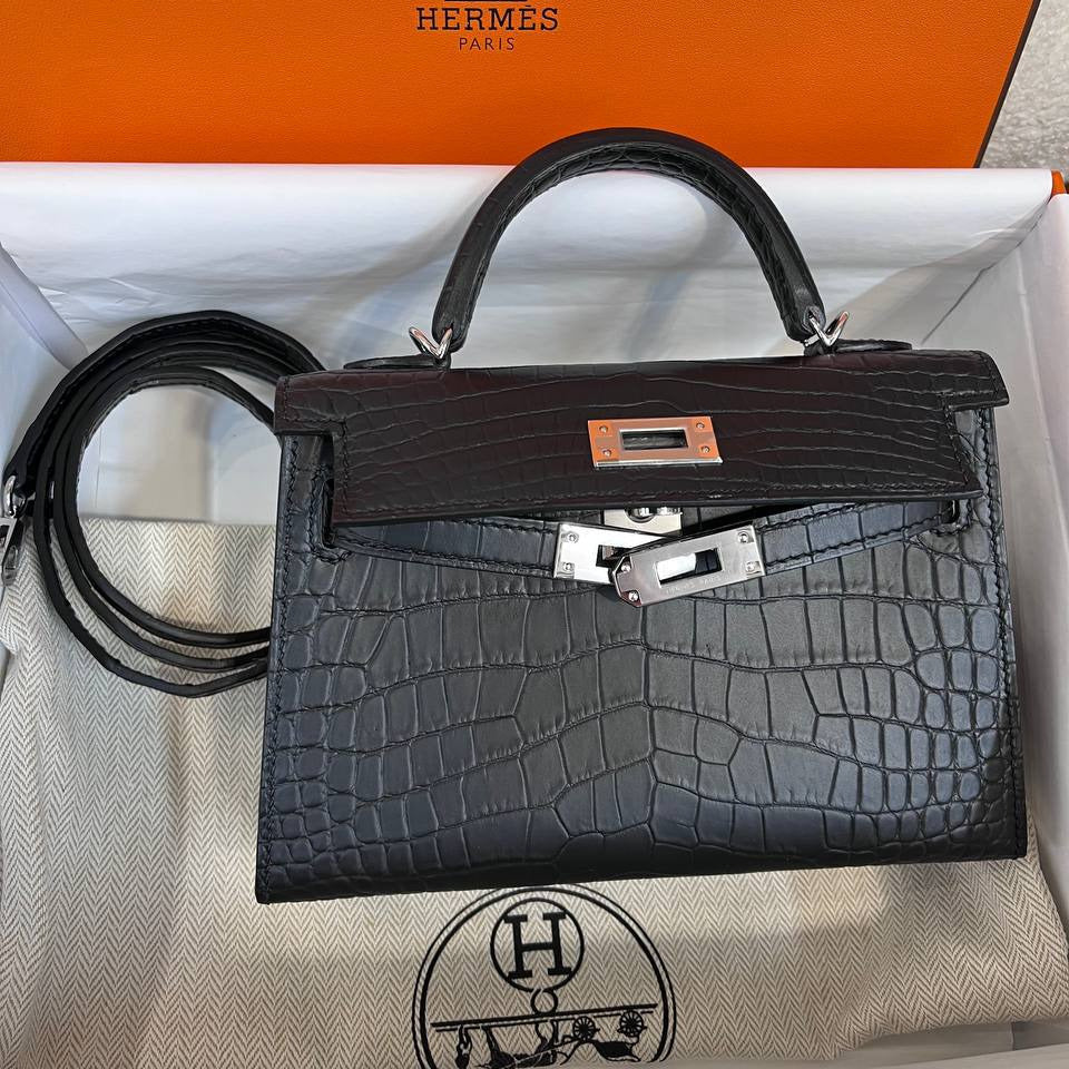 Hermès Kelly Alligator Leather Bag – Black