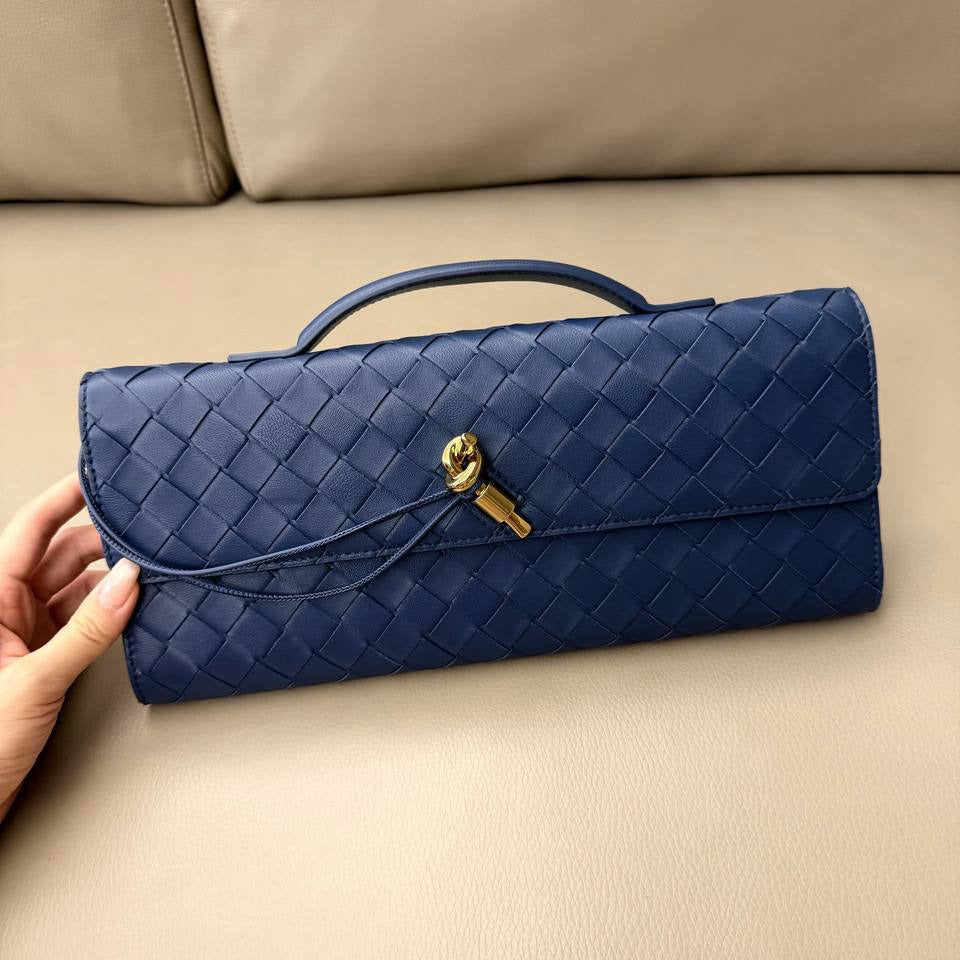 Bottega Veneta Andiamo Clutch – Blue Venezia