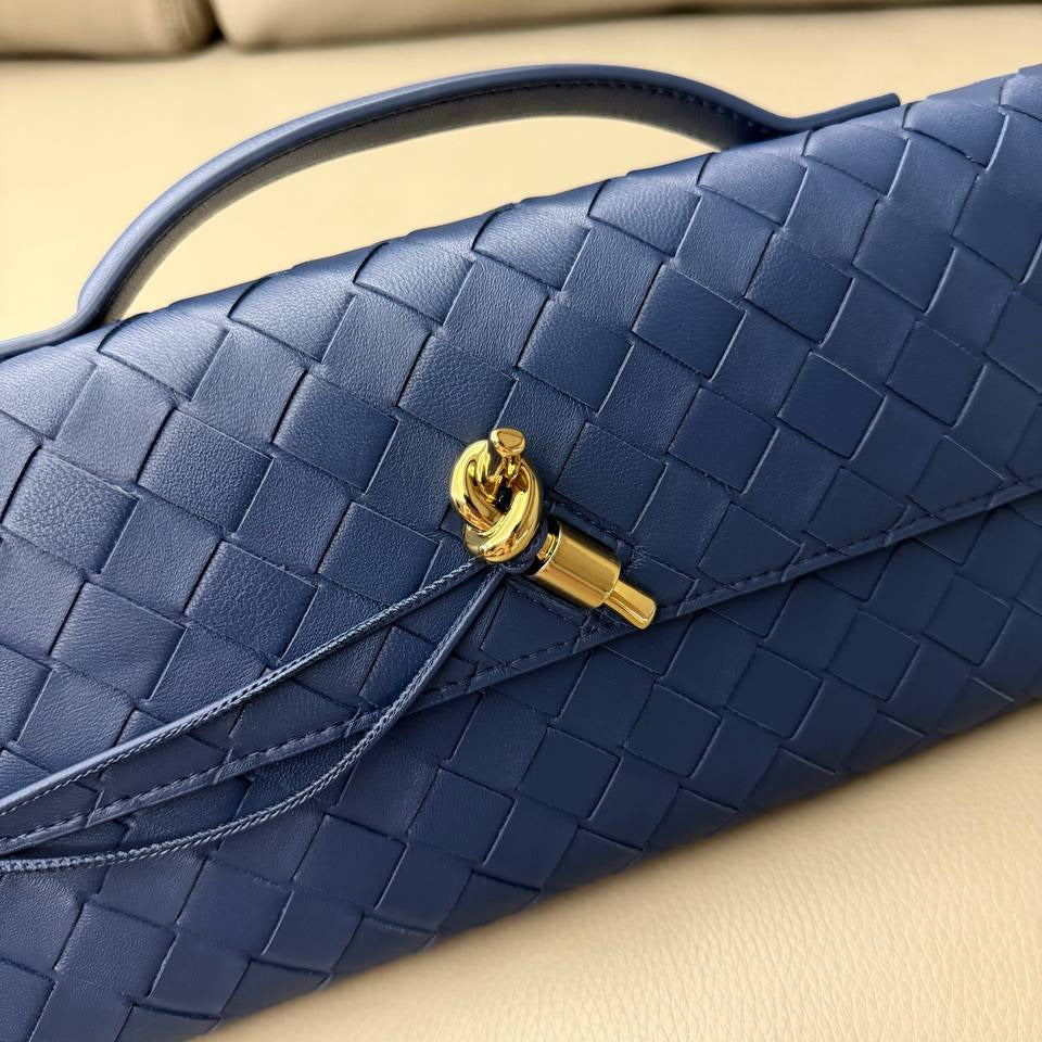 Bottega Veneta Andiamo Clutch – Blue Venezia