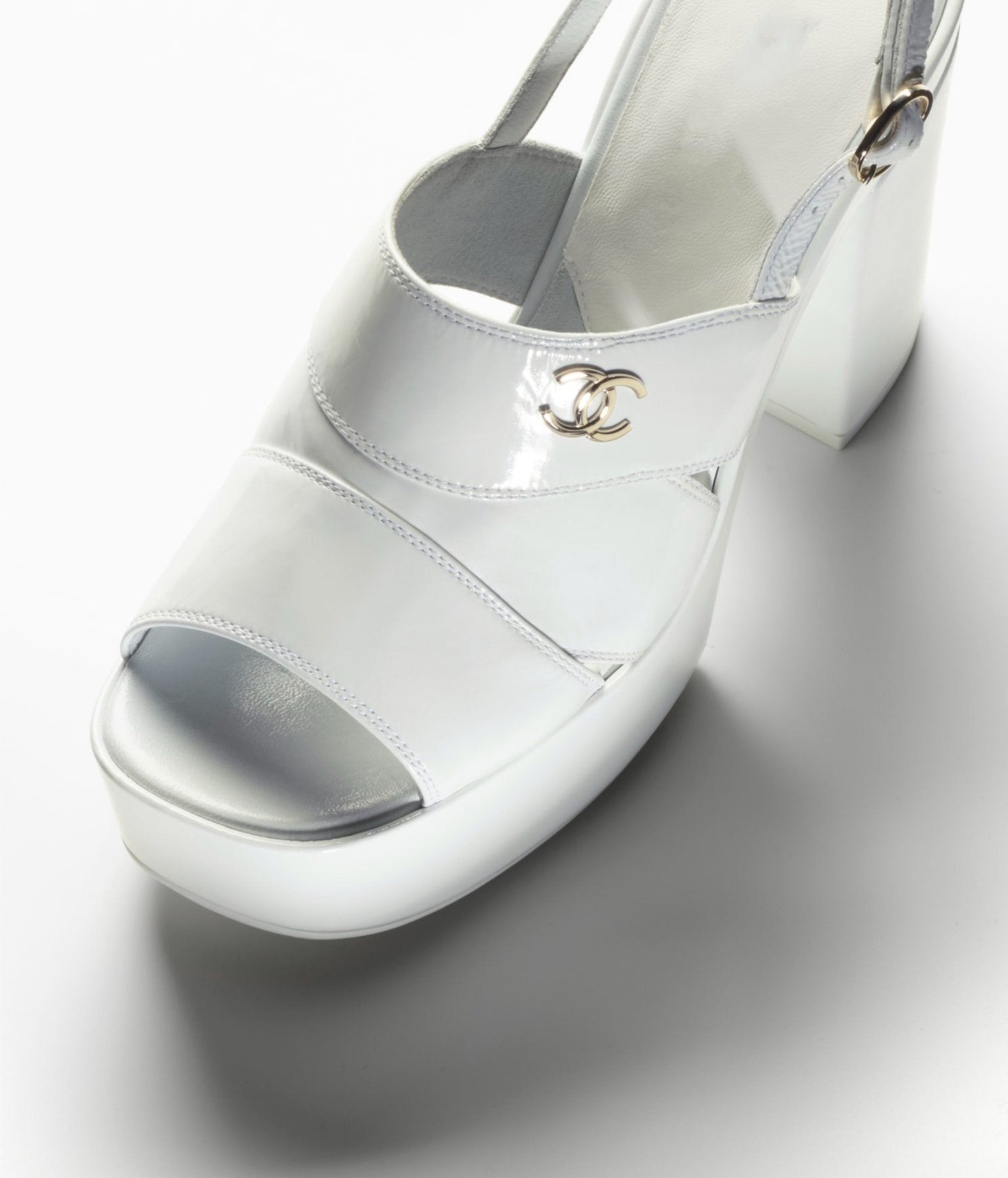 SANDALS WHITE PATENT CRUMPLED LAMBSKIN - 35