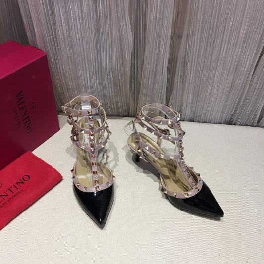 ROCKSTUD CAGED PUMP 65MM IN BLACK MIX LIGHT PINK PATENT CALFSKIN - 34