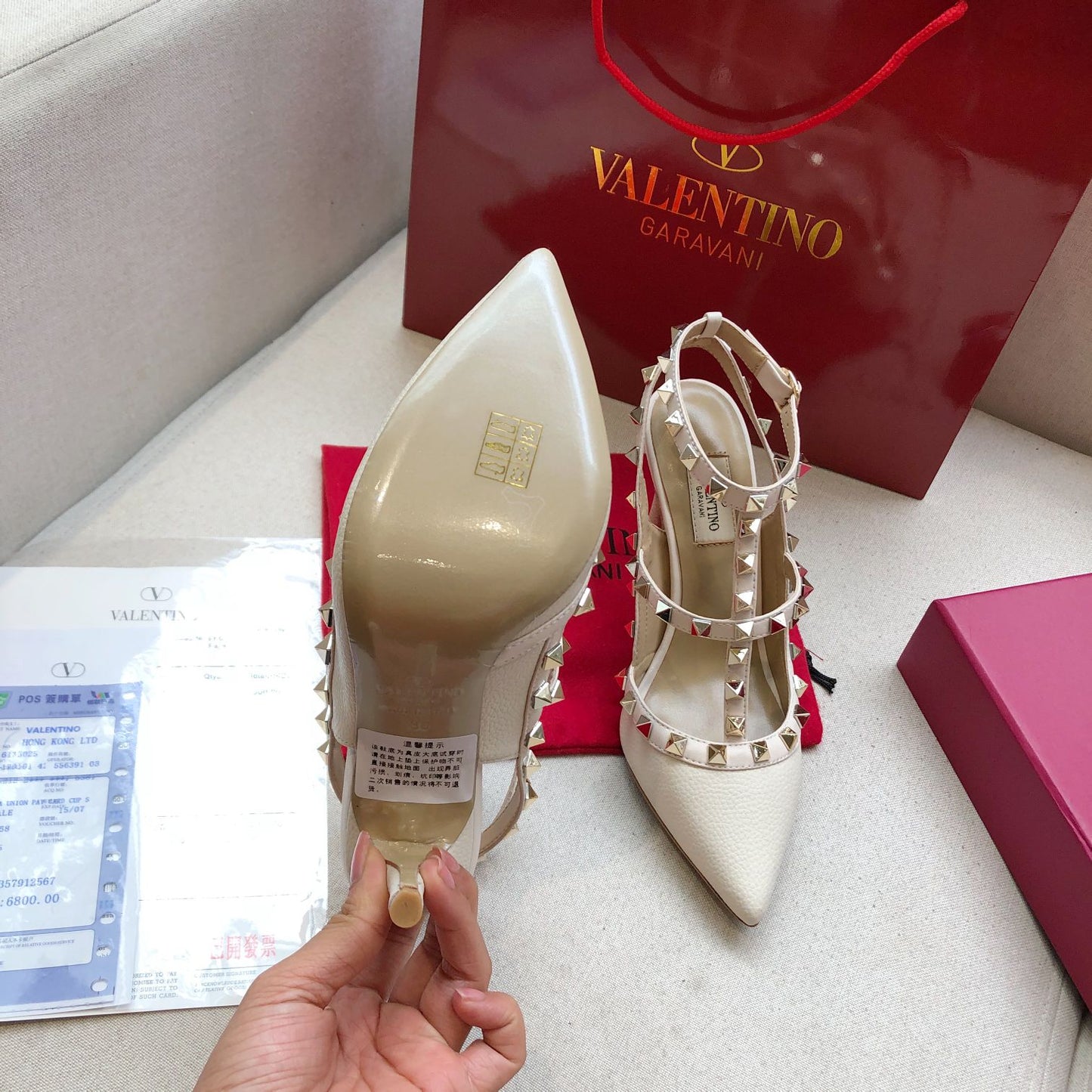 ROCKSTUD WHITE CREAM METALLIC CALFSKIN ANKLE STRAP HIGH SANDAL - 34 / 9.5 cm