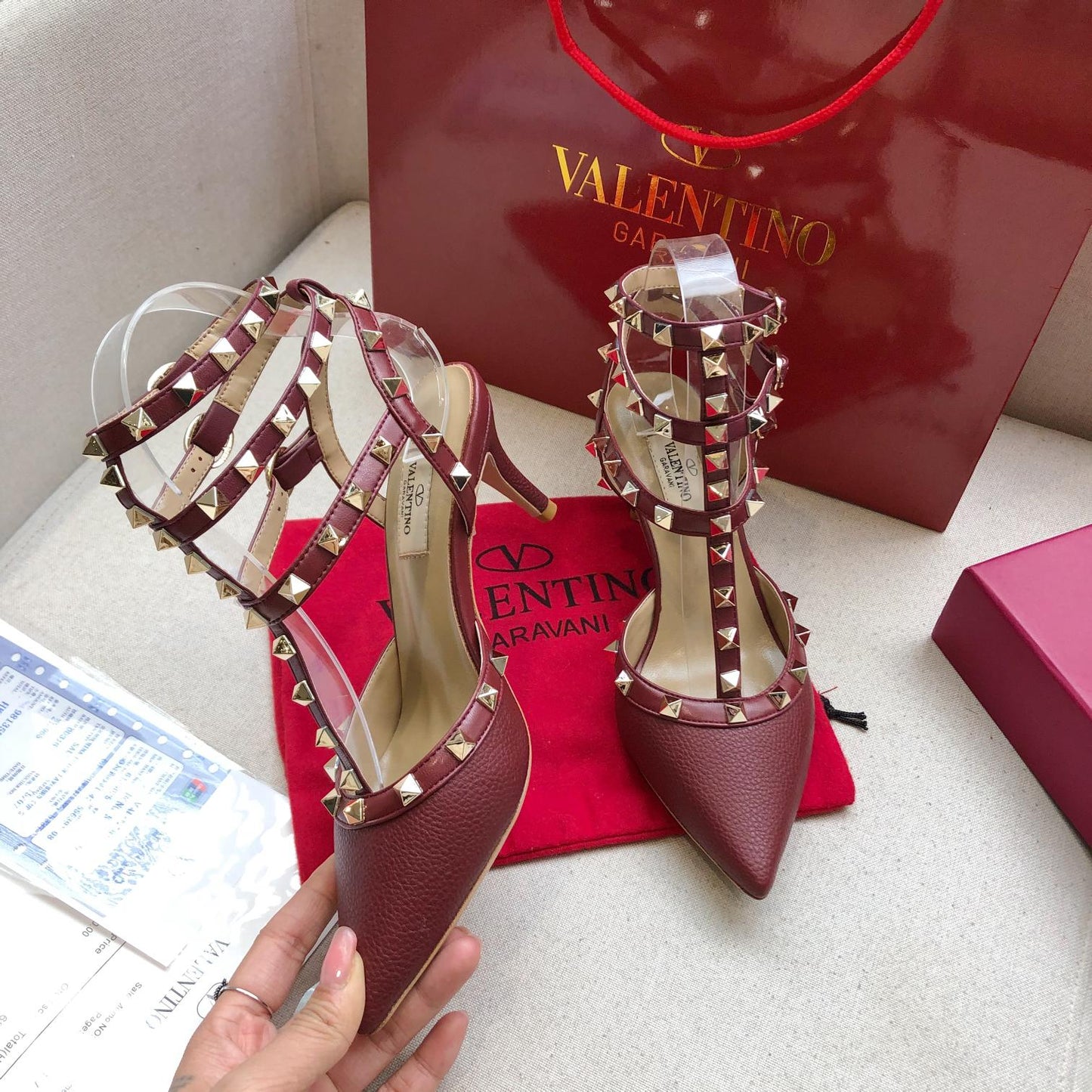 ROCKSTUD SANGRIA RED METALLIC CALFSKIN ANKLE STRAP HIGH SANDAL - 34 / 9.5 cm