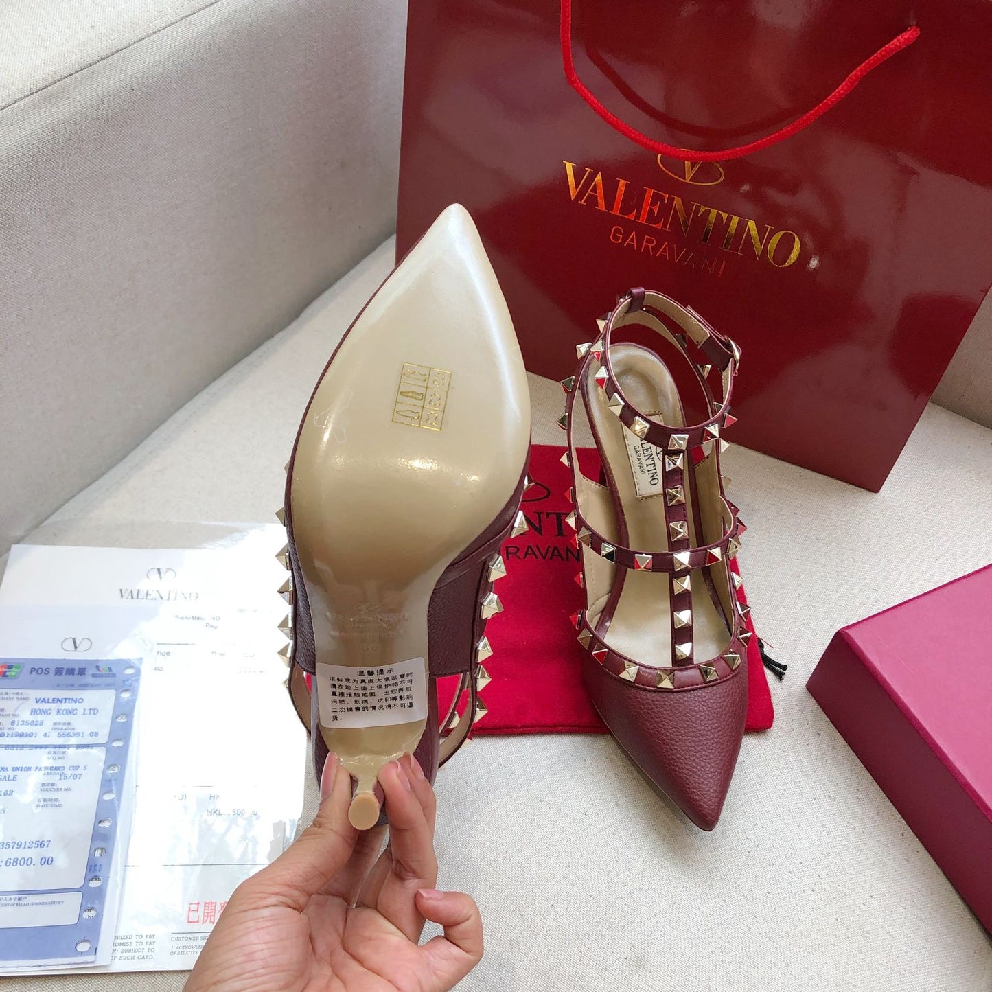 ROCKSTUD SANGRIA RED METALLIC CALFSKIN ANKLE STRAP HIGH SANDAL - 34 / 9.5 cm
