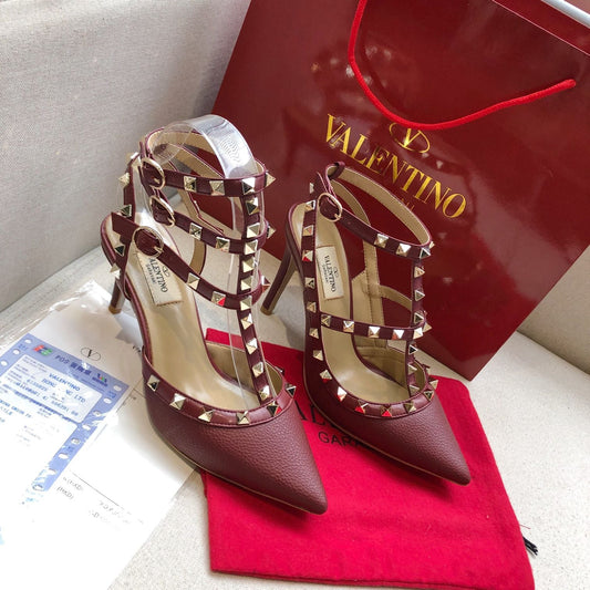 ROCKSTUD SANGRIA RED METALLIC CALFSKIN ANKLE STRAP HIGH SANDAL - 34 / 9.5 cm