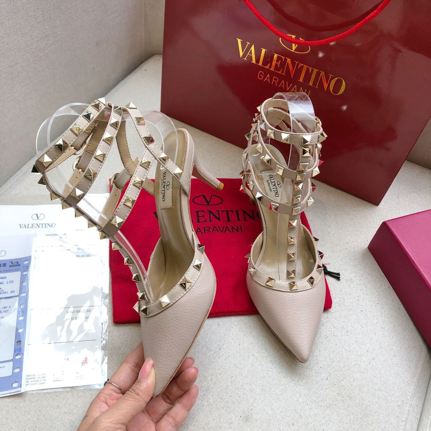 ROCKSTUD PALE PINK METALLIC CALFSKIN ANKLE STRAP HIGH SANDAL - 34 / 9.5 cm