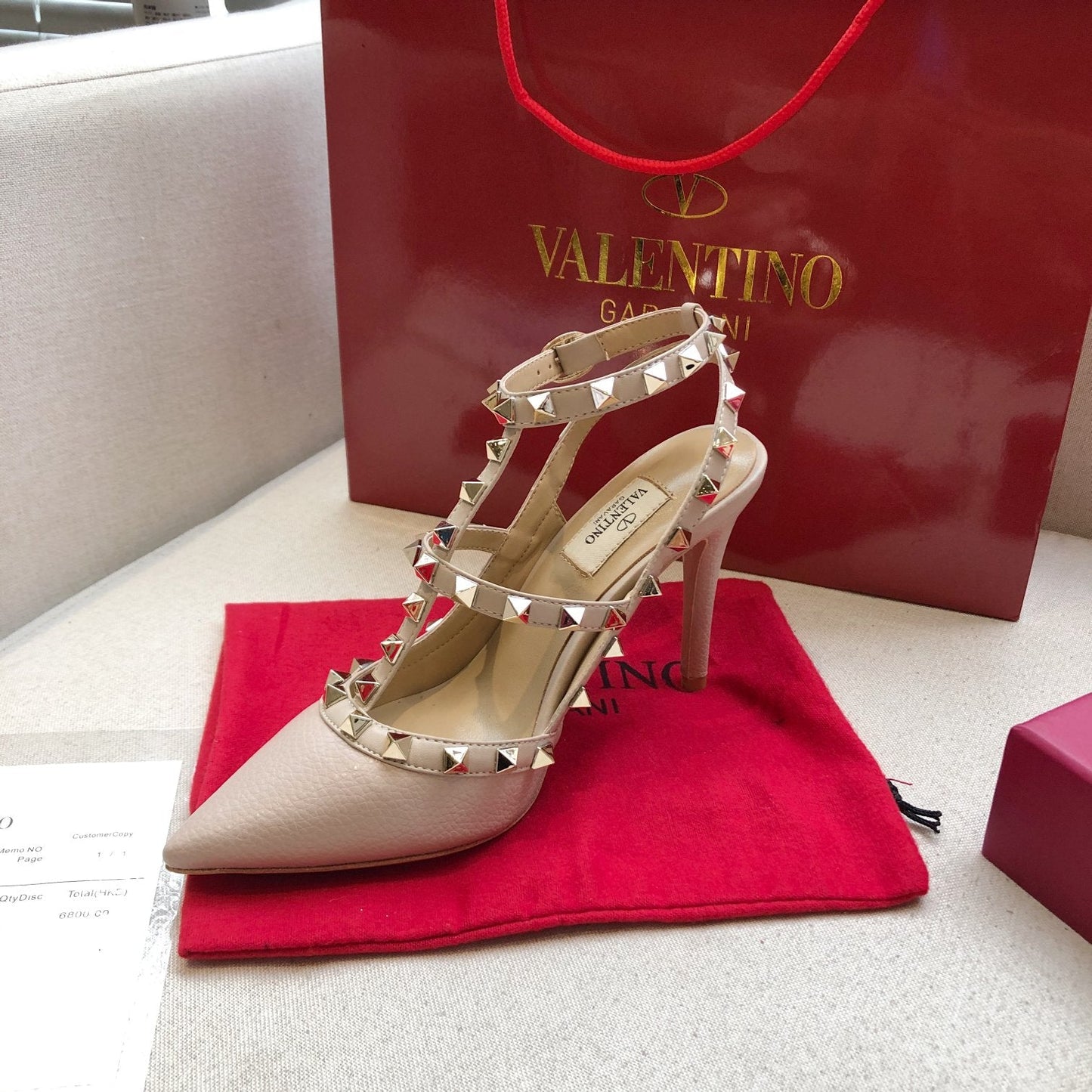 ROCKSTUD PALE PINK METALLIC CALFSKIN ANKLE STRAP HIGH SANDAL - 34 / 9.5 cm