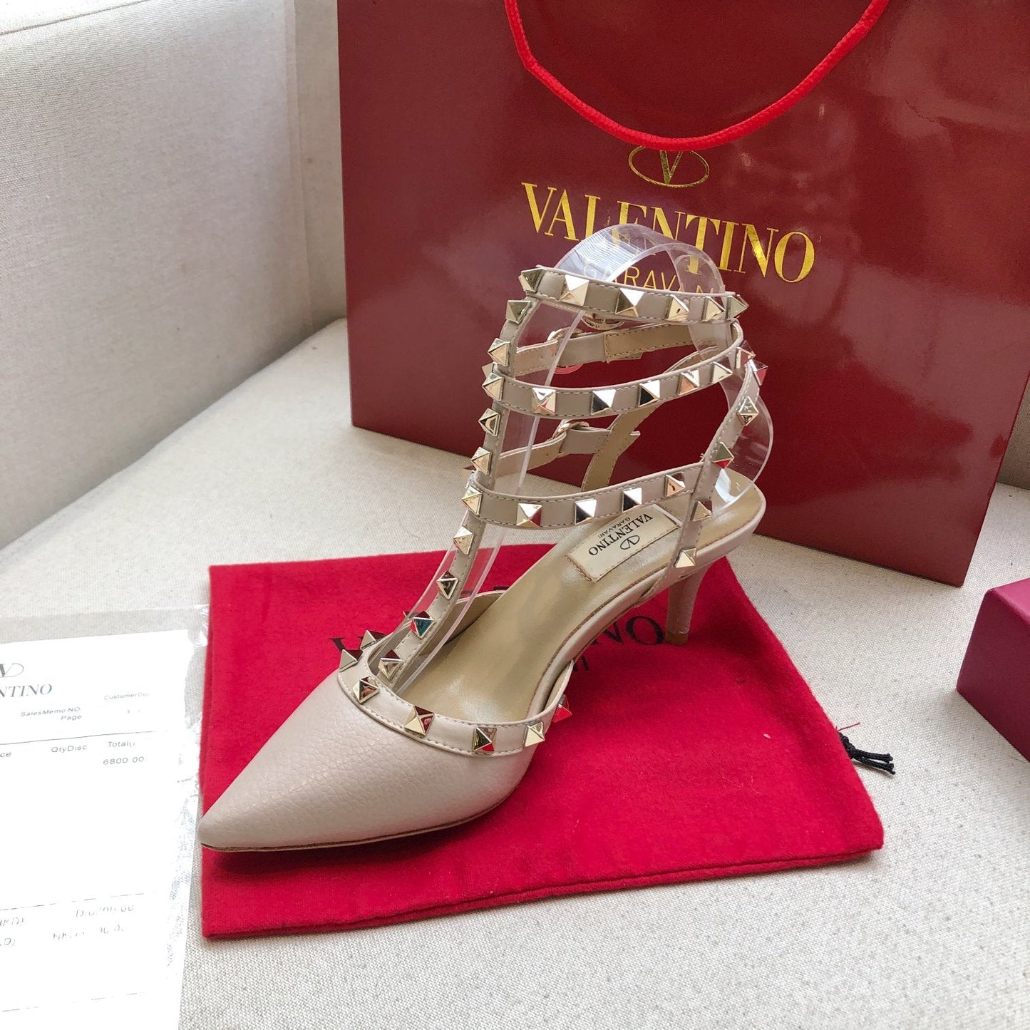ROCKSTUD PALE PINK METALLIC CALFSKIN ANKLE STRAP HIGH SANDAL - 34 / 9.5 cm