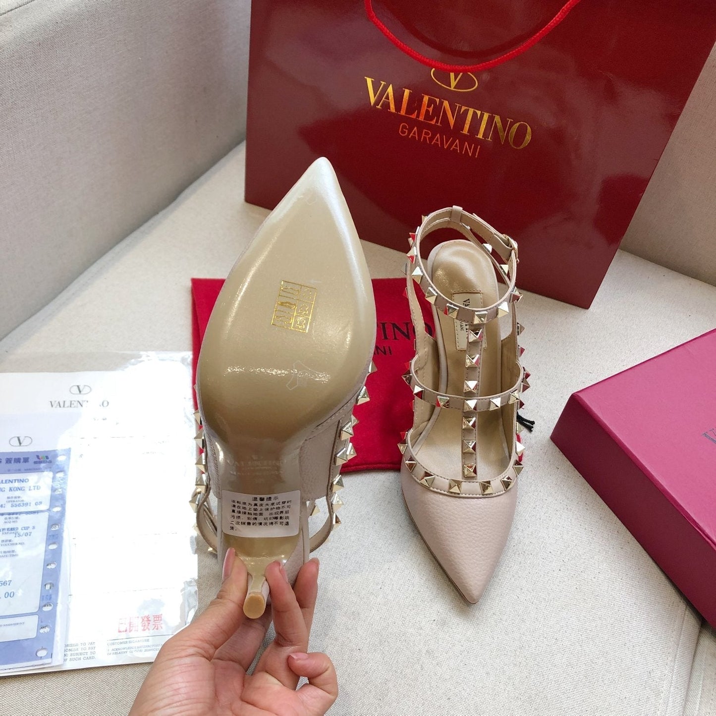 ROCKSTUD PALE PINK METALLIC CALFSKIN ANKLE STRAP HIGH SANDAL - 34 / 9.5 cm