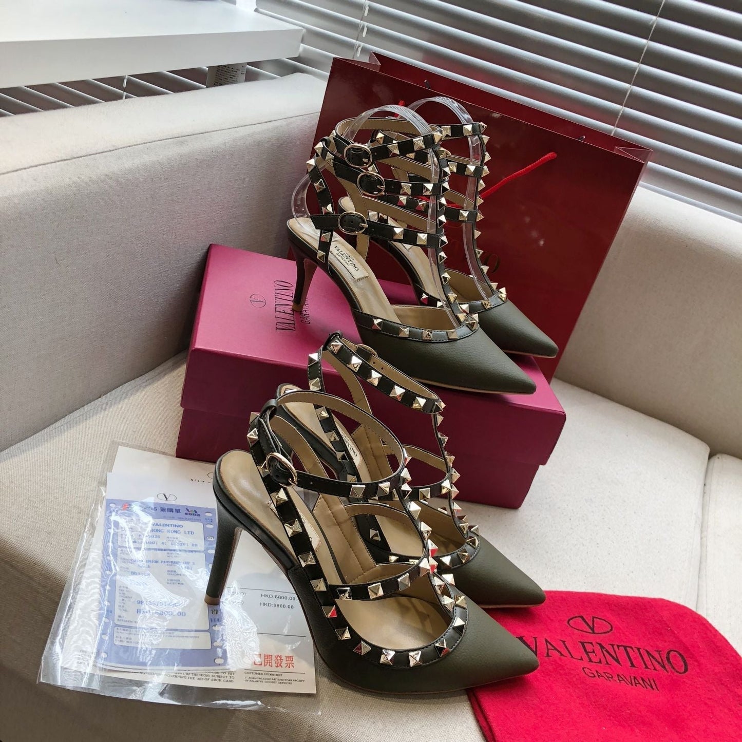ROCKSTUD MOSS GREEN METALLIC CALFSKIN ANKLE STRAP HIGH SANDAL - 34 / 9.5 cm