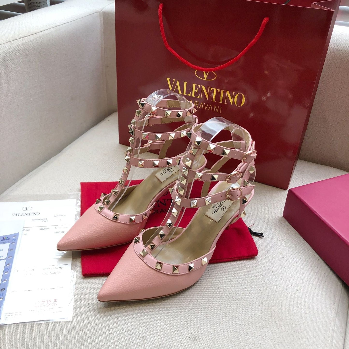 ROCKSTUD LIGHT PINK METALLIC CALFSKIN ANKLE STRAP HIGH SANDAL - 34 / 9.5 cm