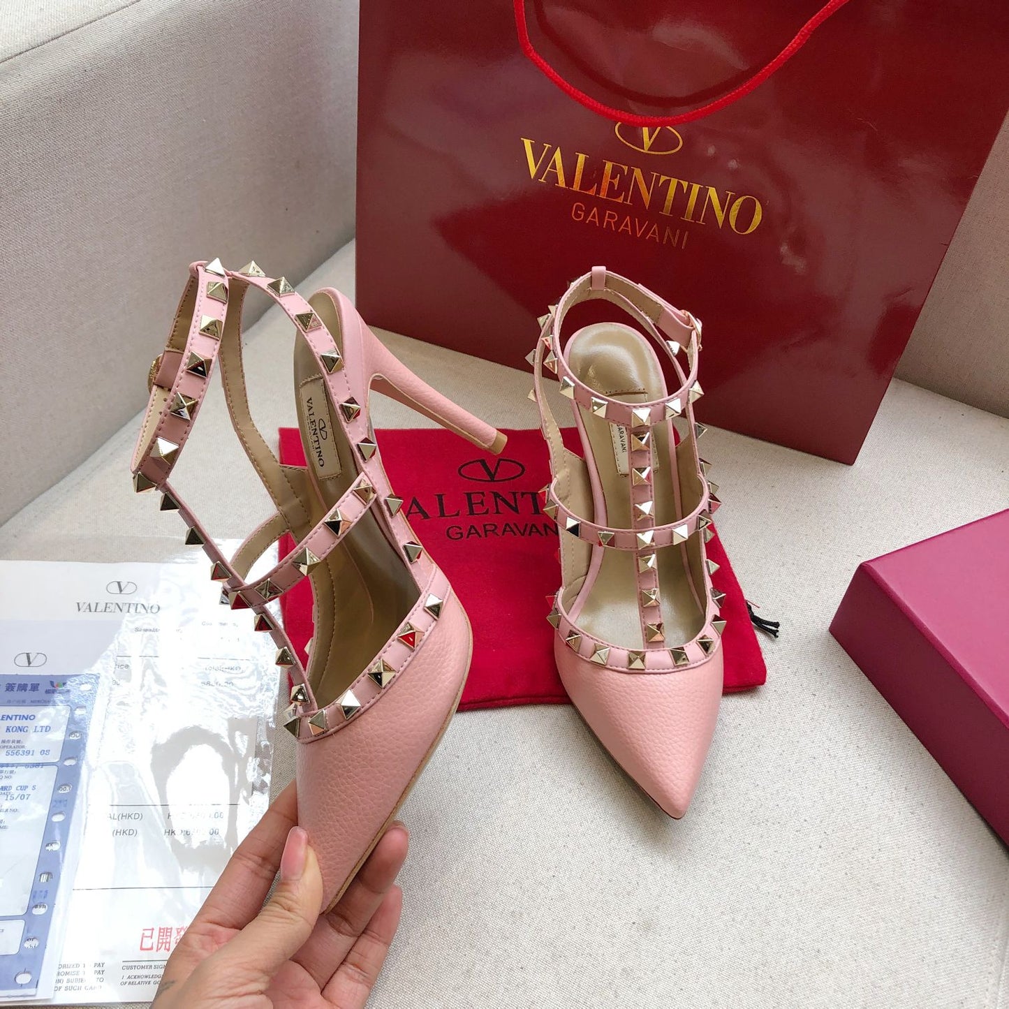 ROCKSTUD LIGHT PINK METALLIC CALFSKIN ANKLE STRAP HIGH SANDAL - 34 / 9.5 cm