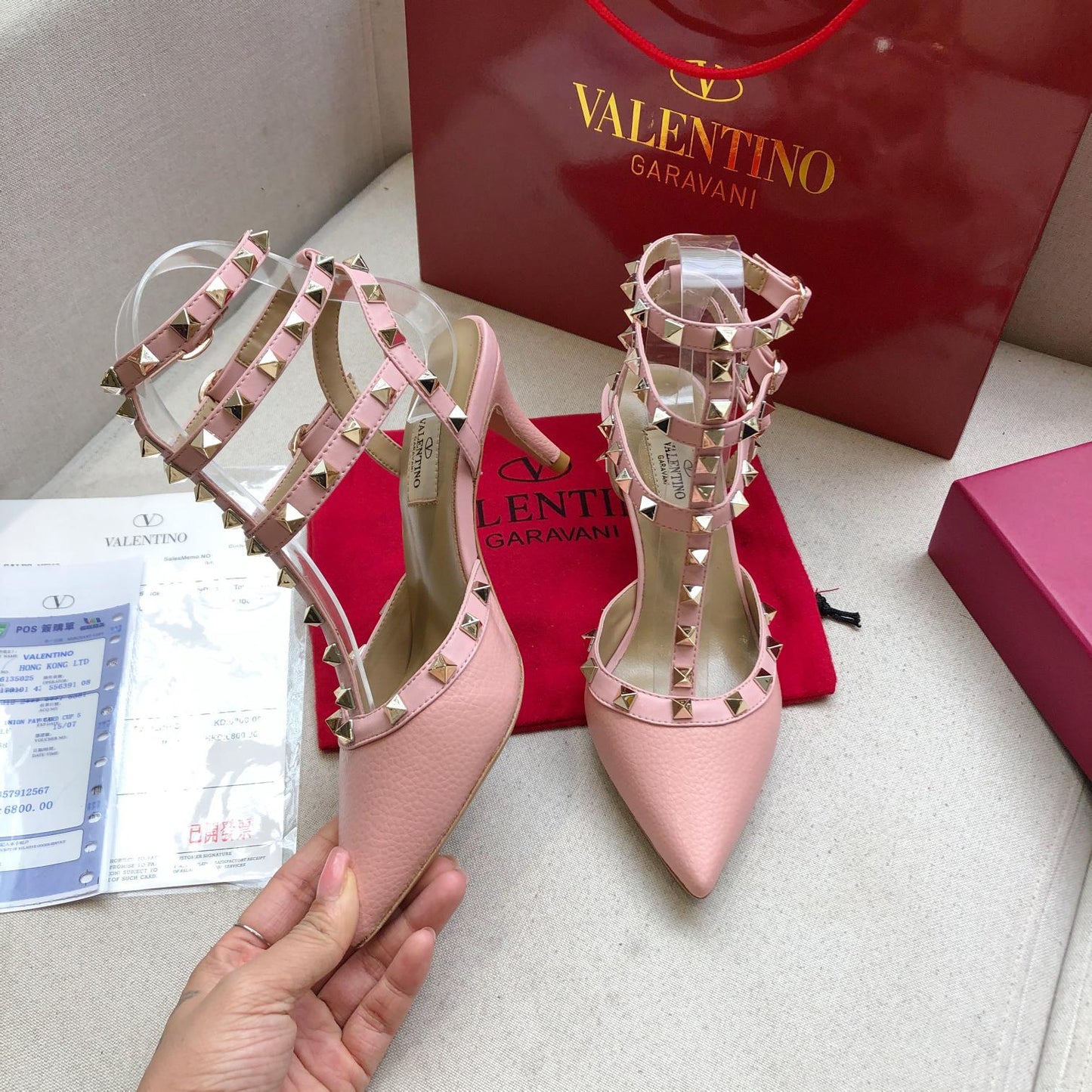 ROCKSTUD LIGHT PINK METALLIC CALFSKIN ANKLE STRAP HIGH SANDAL - 34 / 9.5 cm
