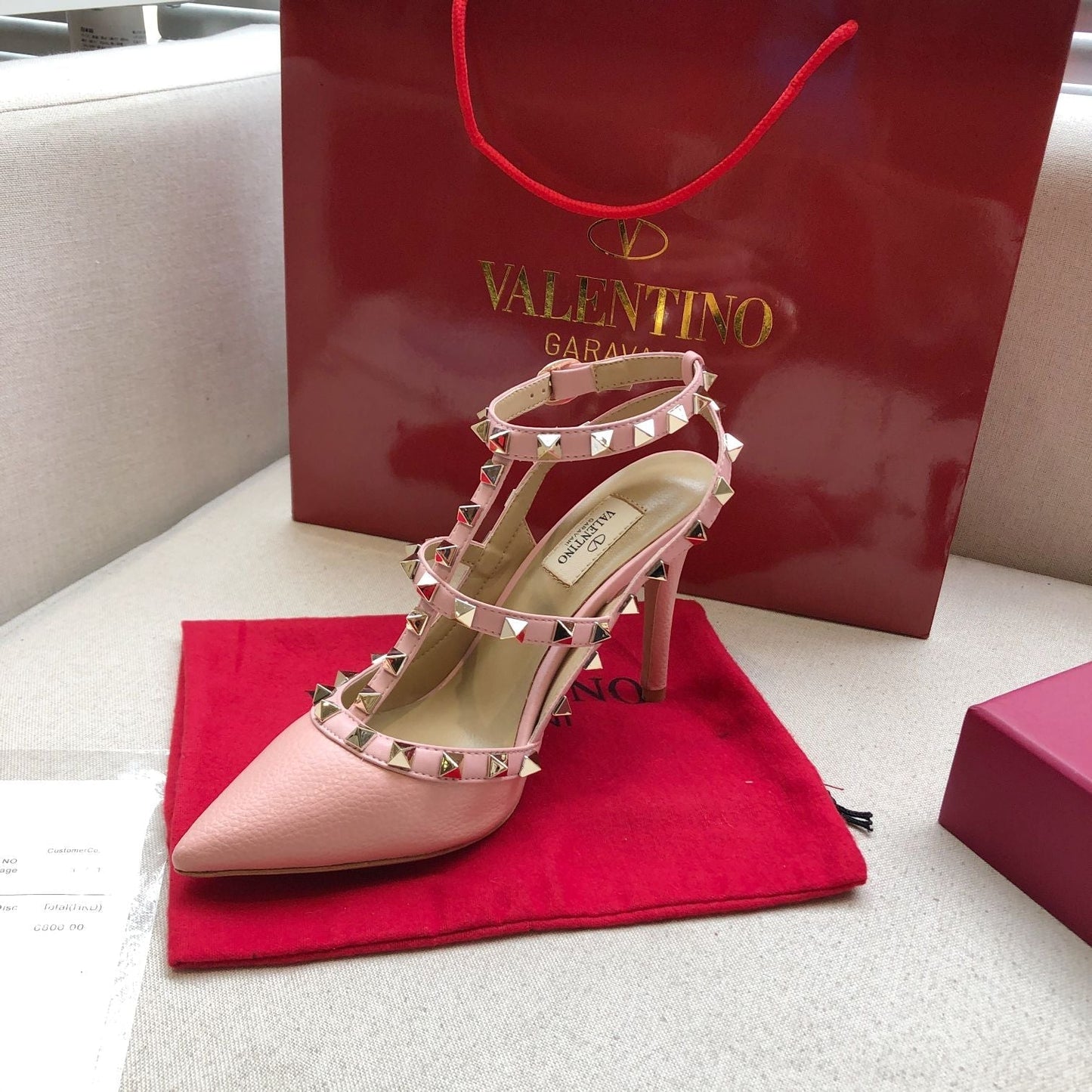 ROCKSTUD LIGHT PINK METALLIC CALFSKIN ANKLE STRAP HIGH SANDAL - 34 / 9.5 cm