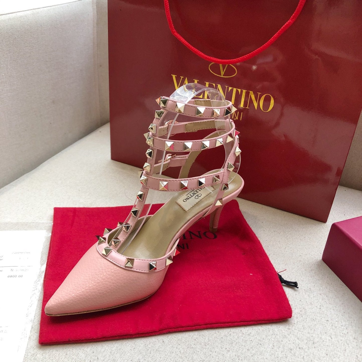 ROCKSTUD LIGHT PINK METALLIC CALFSKIN ANKLE STRAP HIGH SANDAL - 34 / 9.5 cm